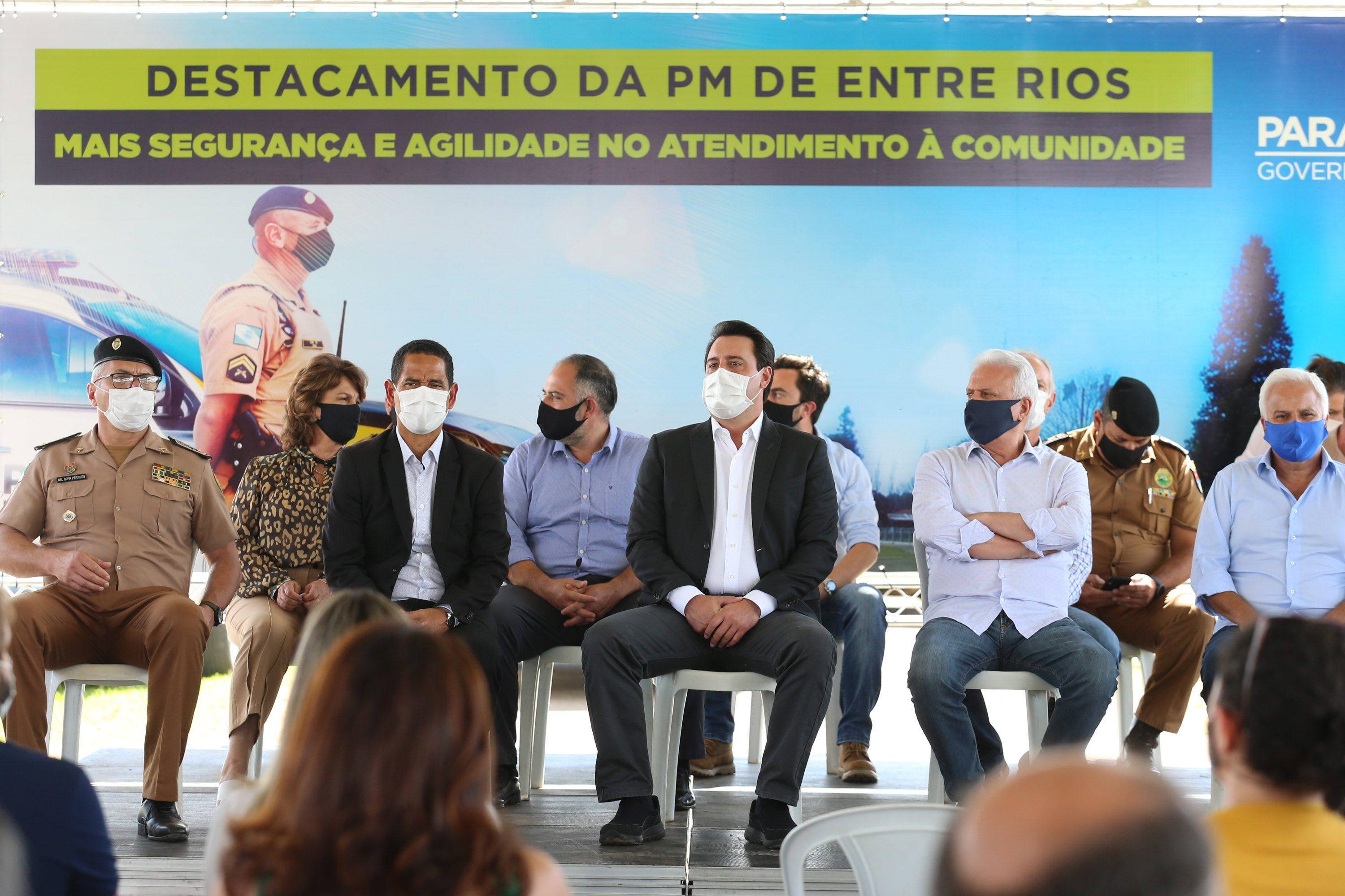 Um investimento do Governo do Estado vai reforçar a segurança do distrito de Entre Rios, área rural de Guarapuava, na região Central do Paraná. Nesta segunda-feira (11), o governador Carlos Massa Ratinho Junior esteve na localidade para a inauguração da nova sede Destacamento da Polícia Militar instalada no distrito.  Entre Rios, Guarapuava, 11/01/2021  -  Foto: Geraldo Bubniak/AEN