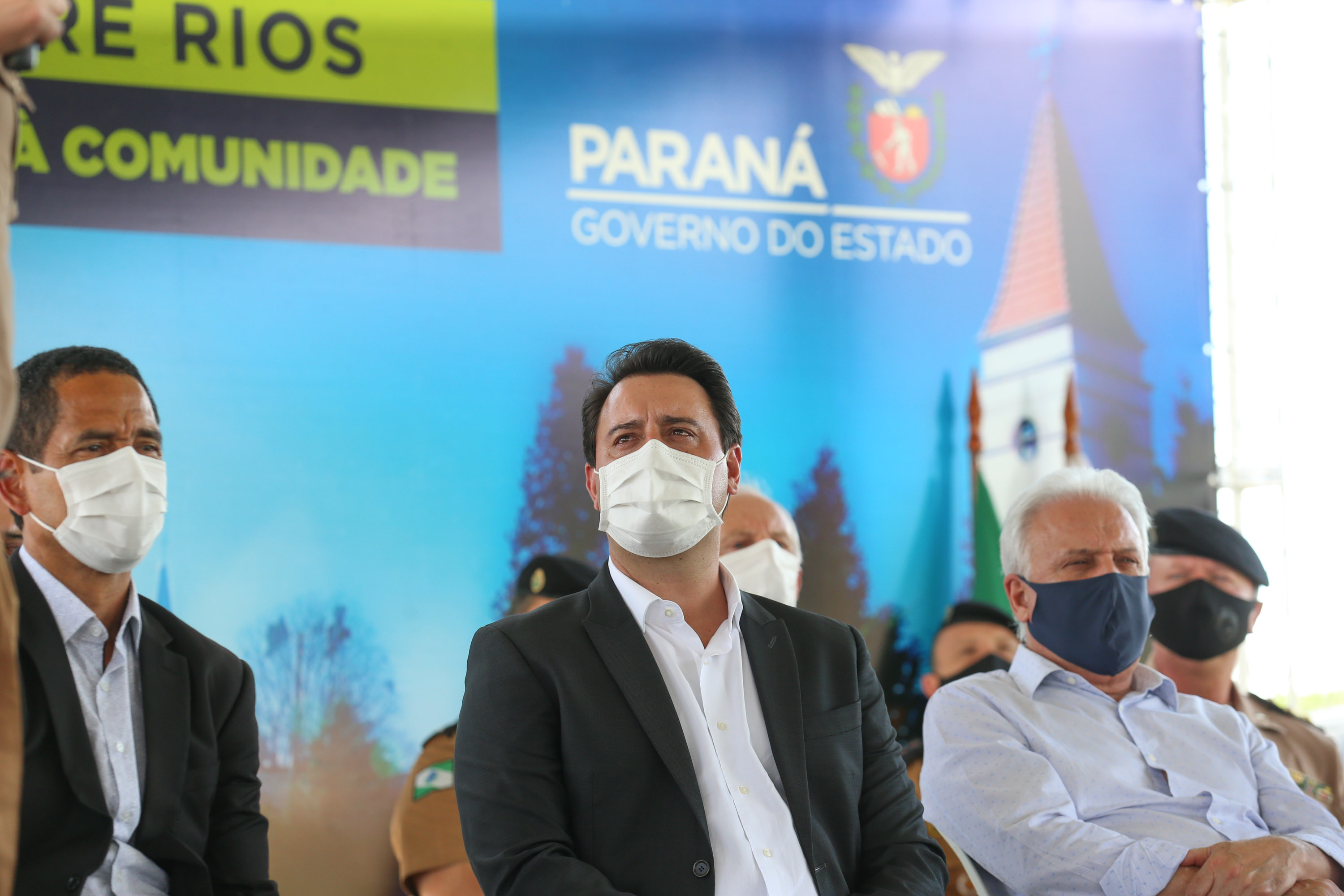 Um investimento do Governo do Estado vai reforçar a segurança do distrito de Entre Rios, área rural de Guarapuava, na região Central do Paraná. Nesta segunda-feira (11), o governador Carlos Massa Ratinho Junior esteve na localidade para a inauguração da nova sede Destacamento da Polícia Militar instalada no distrito.  Entre Rios, Guarapuava, 11/01/2021  -  Foto: Geraldo Bubniak/AEN