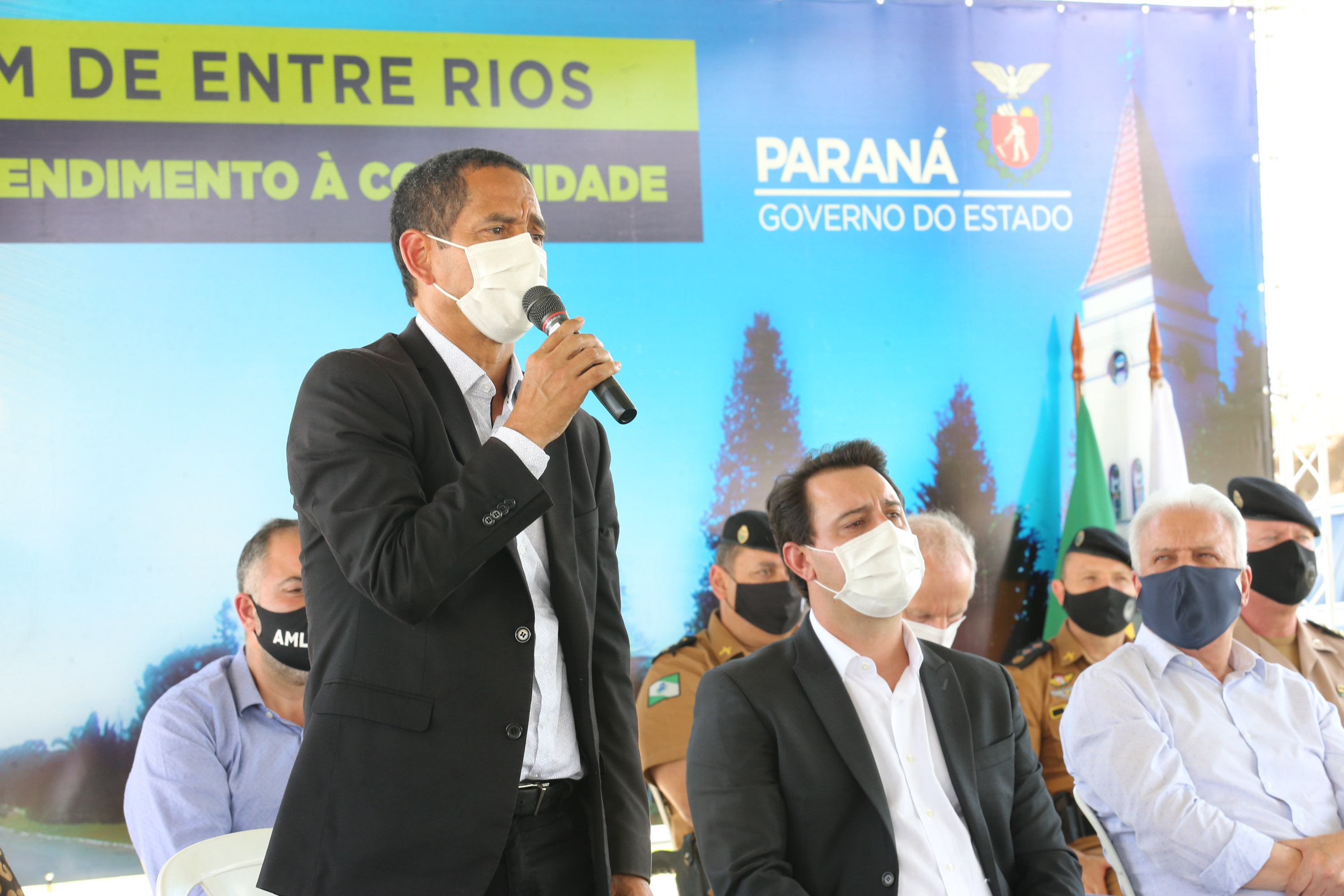 Um investimento do Governo do Estado vai reforçar a segurança do distrito de Entre Rios, área rural de Guarapuava, na região Central do Paraná. Nesta segunda-feira (11), o governador Carlos Massa Ratinho Junior esteve na localidade para a inauguração da nova sede Destacamento da Polícia Militar instalada no distrito. Na foto, o secretário estadual da Segurança Pública, Romulo Marinho Soares. -   Entre Rios, Guarapuava, 11/01/2021  -  Foto: Geraldo Bubniak/AEN