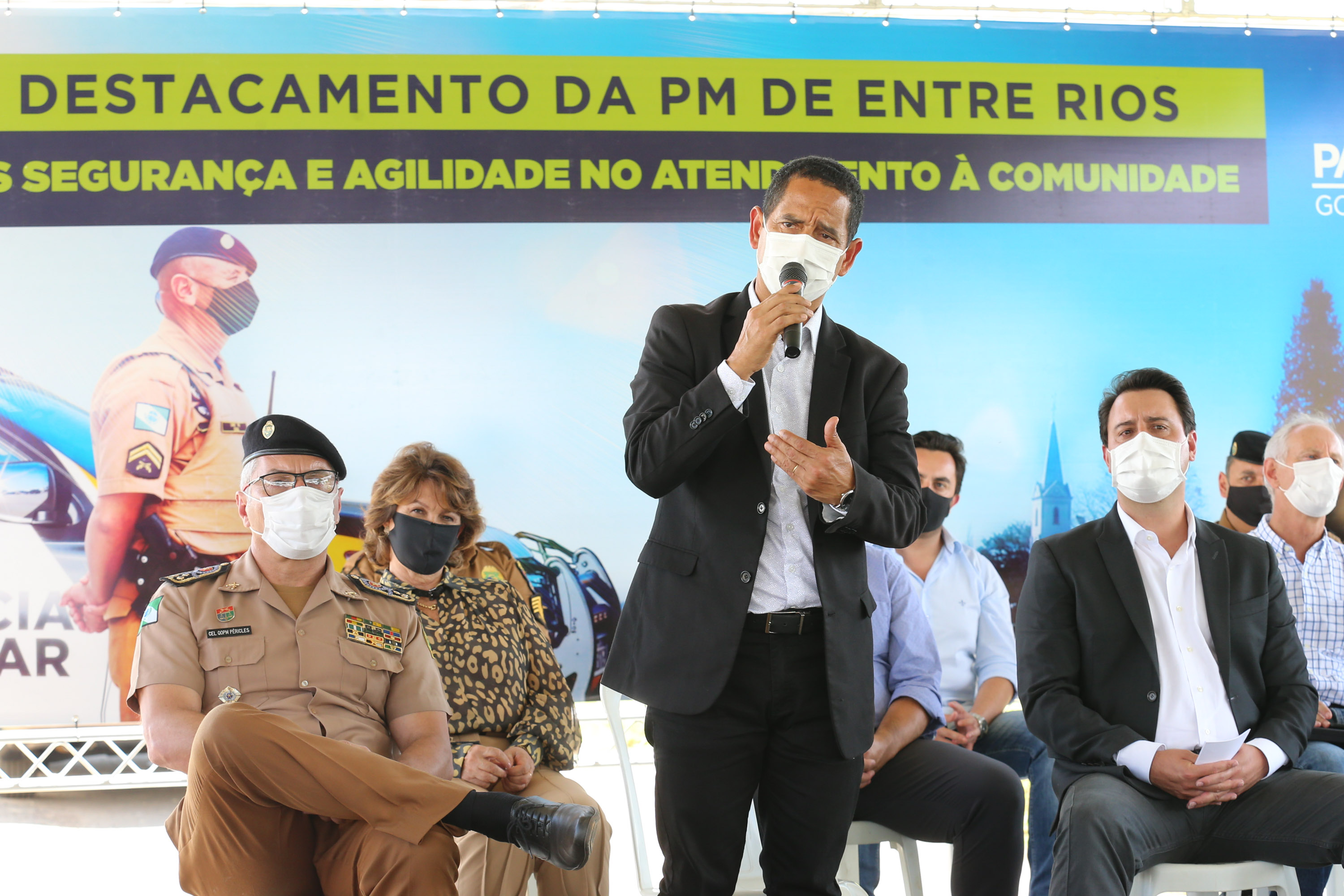 Um investimento do Governo do Estado vai reforçar a segurança do distrito de Entre Rios, área rural de Guarapuava, na região Central do Paraná. Nesta segunda-feira (11), o governador Carlos Massa Ratinho Junior esteve na localidade para a inauguração da nova sede Destacamento da Polícia Militar instalada no distrito. Na foto, o secretário estadual da Segurança Pública, Romulo Marinho Soares. -   Entre Rios, Guarapuava, 11/01/2021  -  Foto: Geraldo Bubniak/AEN