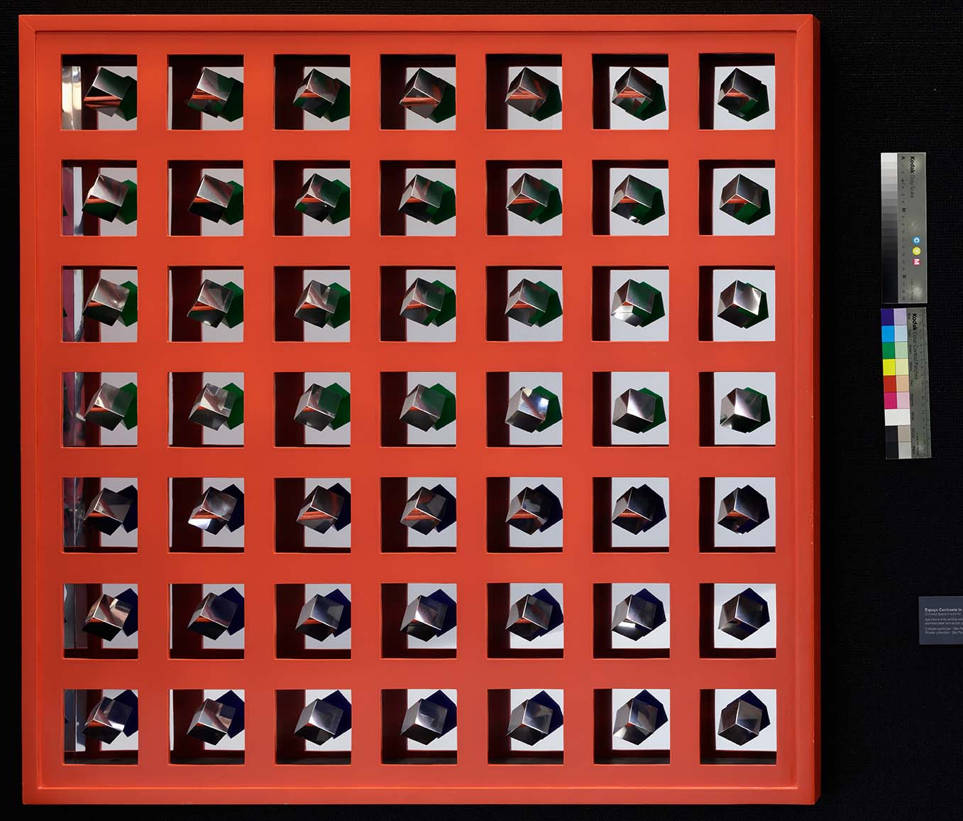 O público que visitar o Museu Oscar Niemeyer pode conferir duas exposições inéditas: Yutaka Toyota – O Ritmo do Espaço e Fernando Velloso por ele mesmo. O MON reabriu no sábado (09) seguindo todas as orientações de segurança determinadas pela Secretaria de Estado da Saúde. -  Foto: Divulgação MON