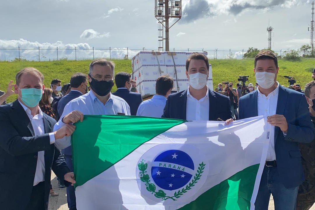 O governador Carlos Massa Ratinho Junior afirmou que a vacinação contra a Covid-19 deve começar nesta segunda-feira (18) no Paraná