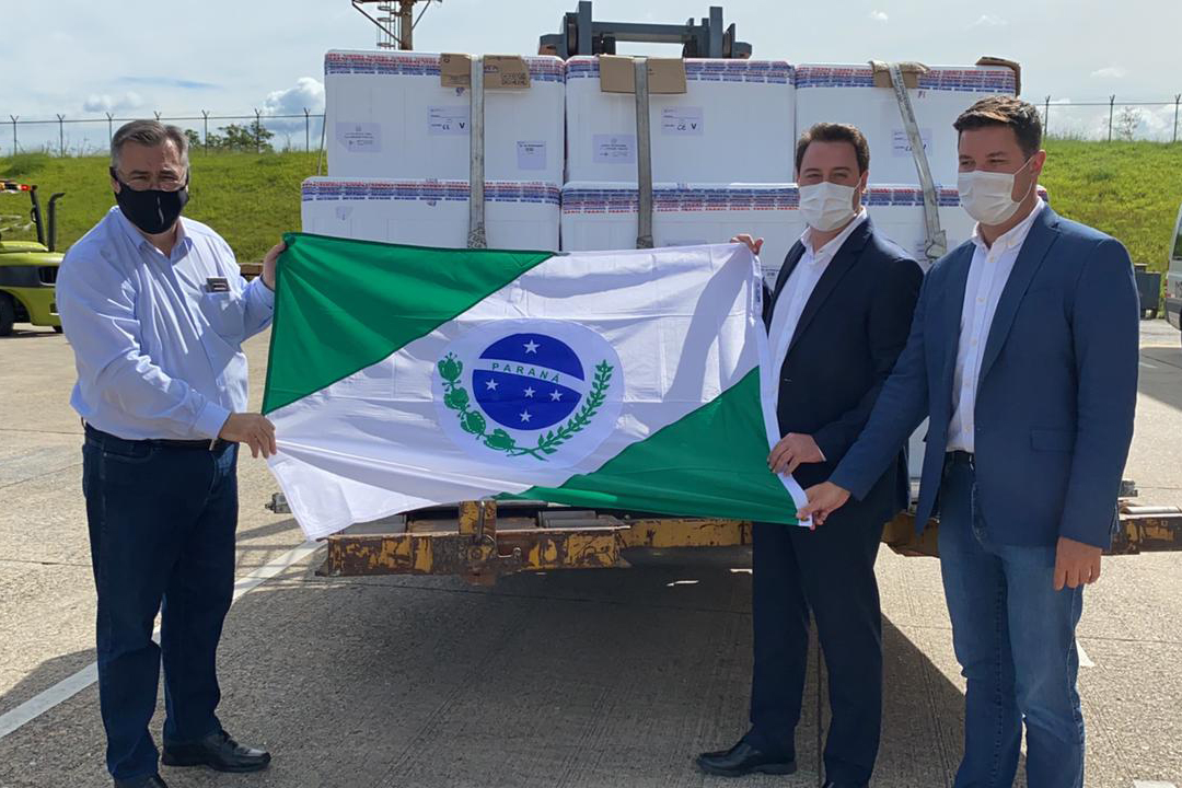 O governador Carlos Massa Ratinho Junior afirmou que a vacinação contra a Covid-19 deve começar nesta segunda-feira (18) no Paraná