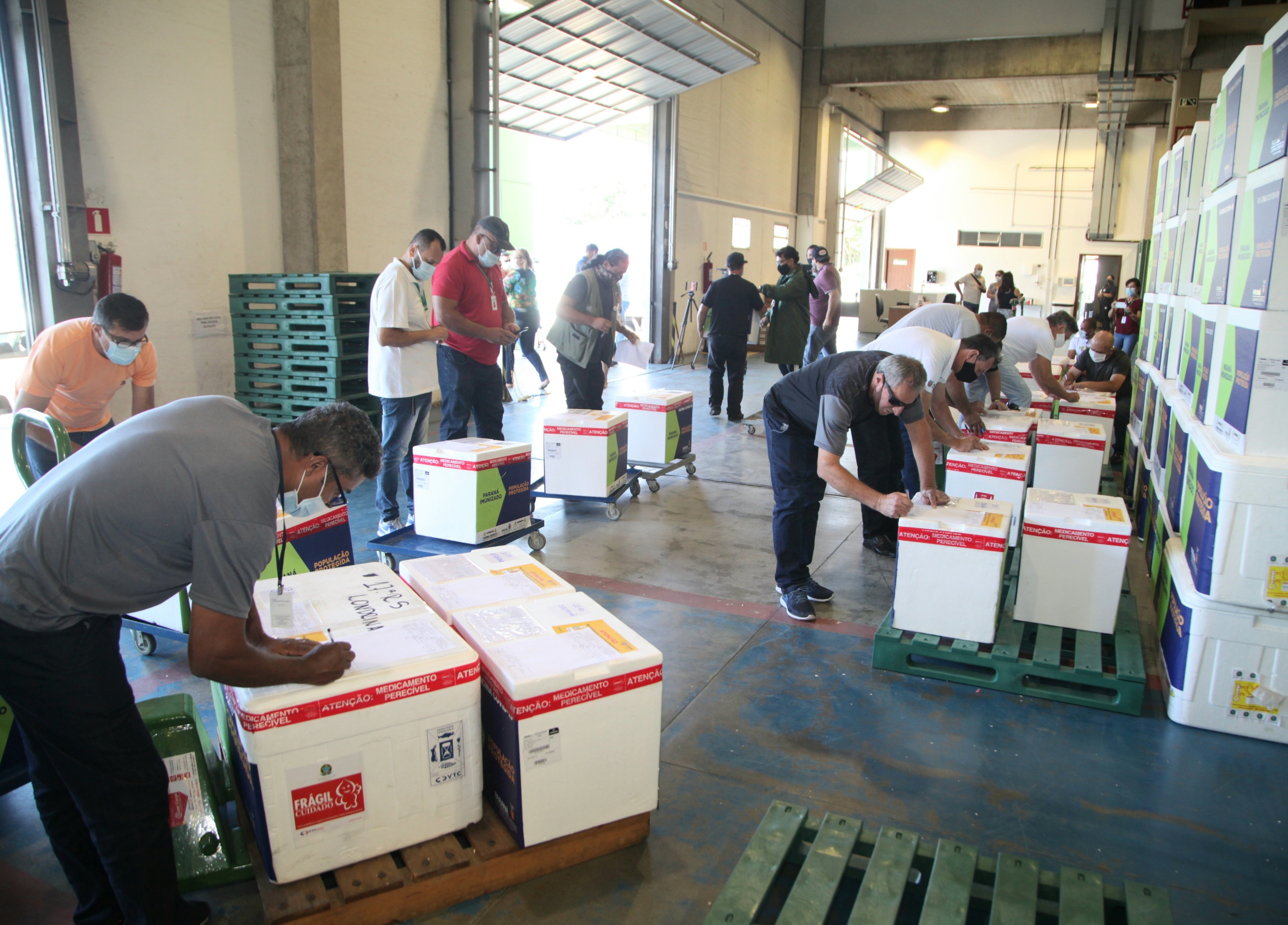 Com a chegada do quarto lote, Paraná começa a vacinar idosos. Foto: Ari Dias/AEN