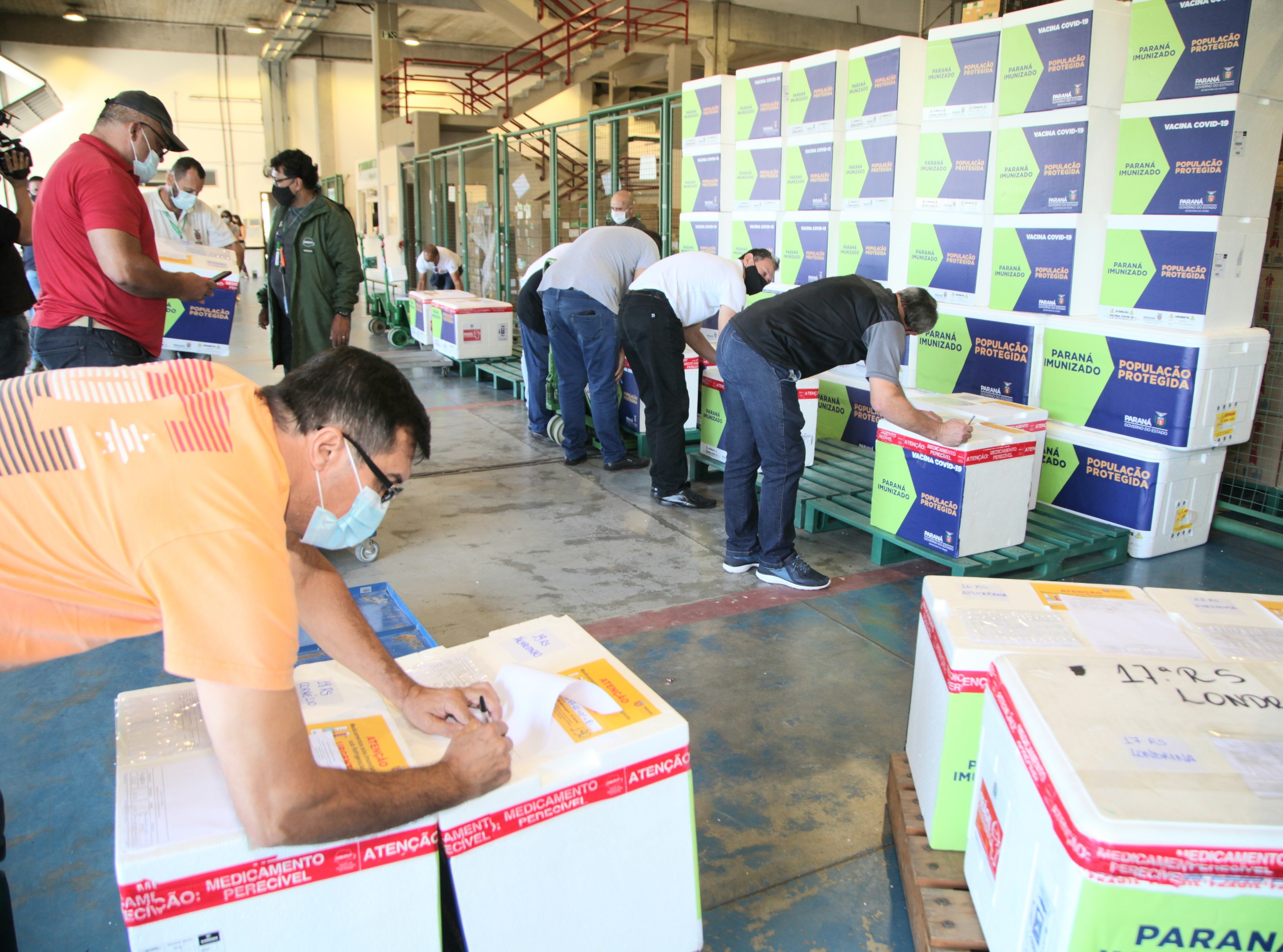 Com a chegada do quarto lote, Paraná começa a vacinar idosos. Foto: Ari Dias/AEN