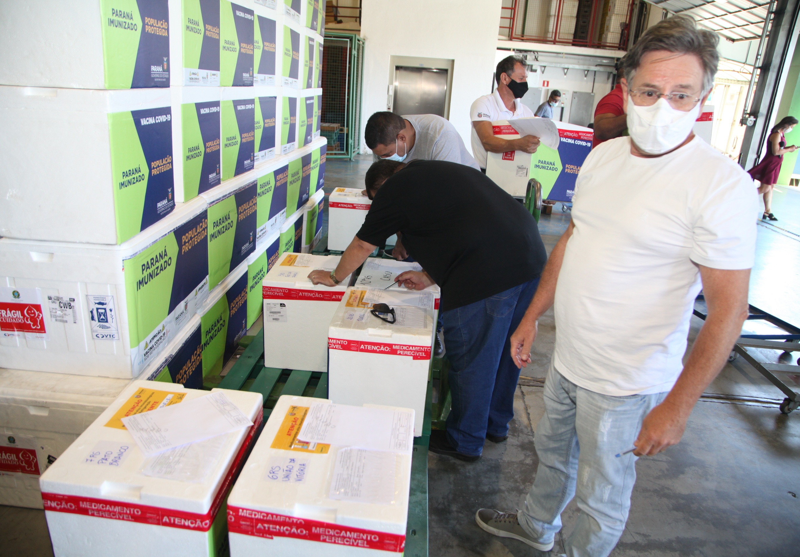 Com a chegada do quarto lote, Paraná começa a vacinar idosos. Foto: Ari Dias/AEN