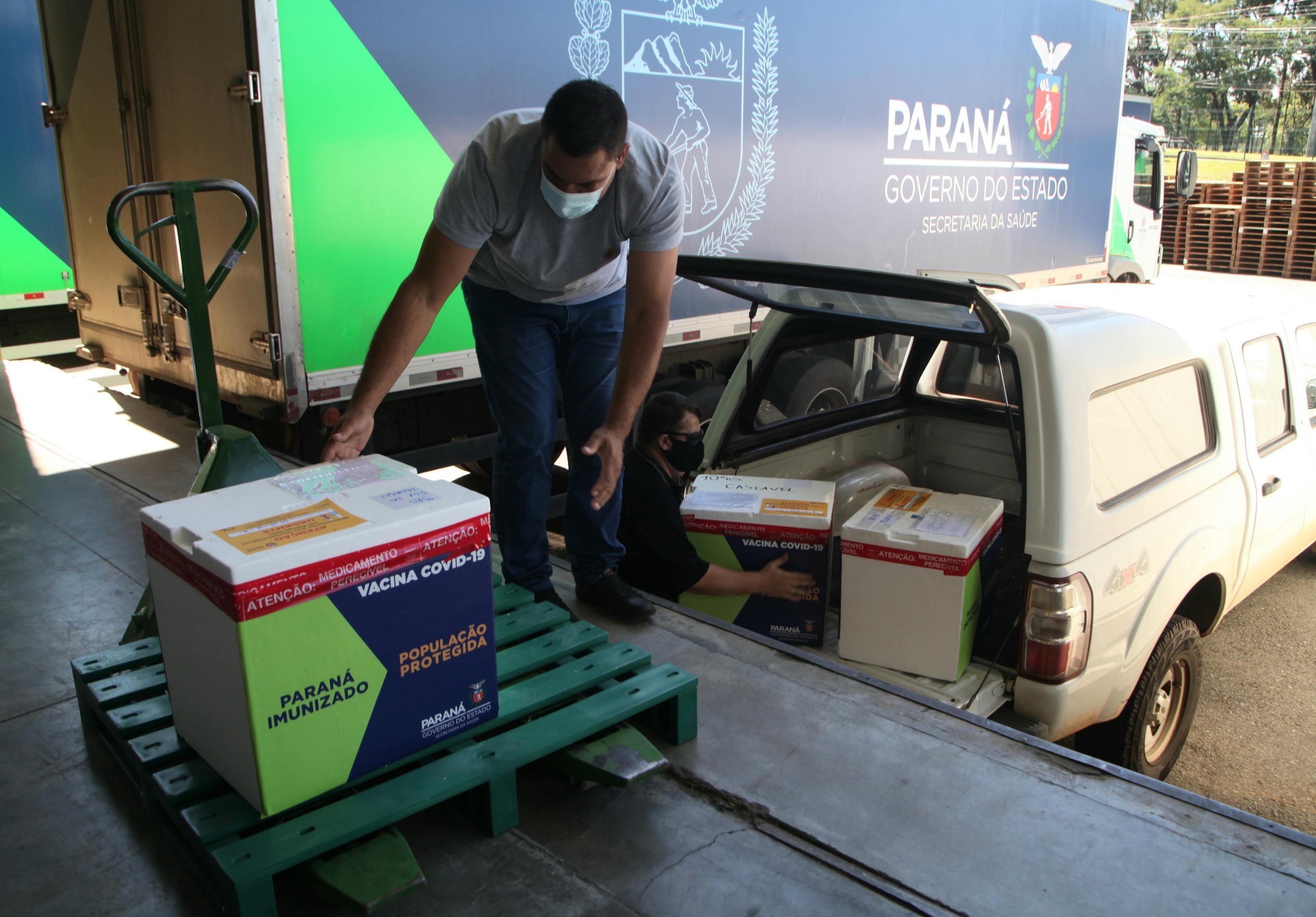 Com a chegada do quarto lote, Paraná começa a vacinar idosos. Foto: Ari Dias/AEN