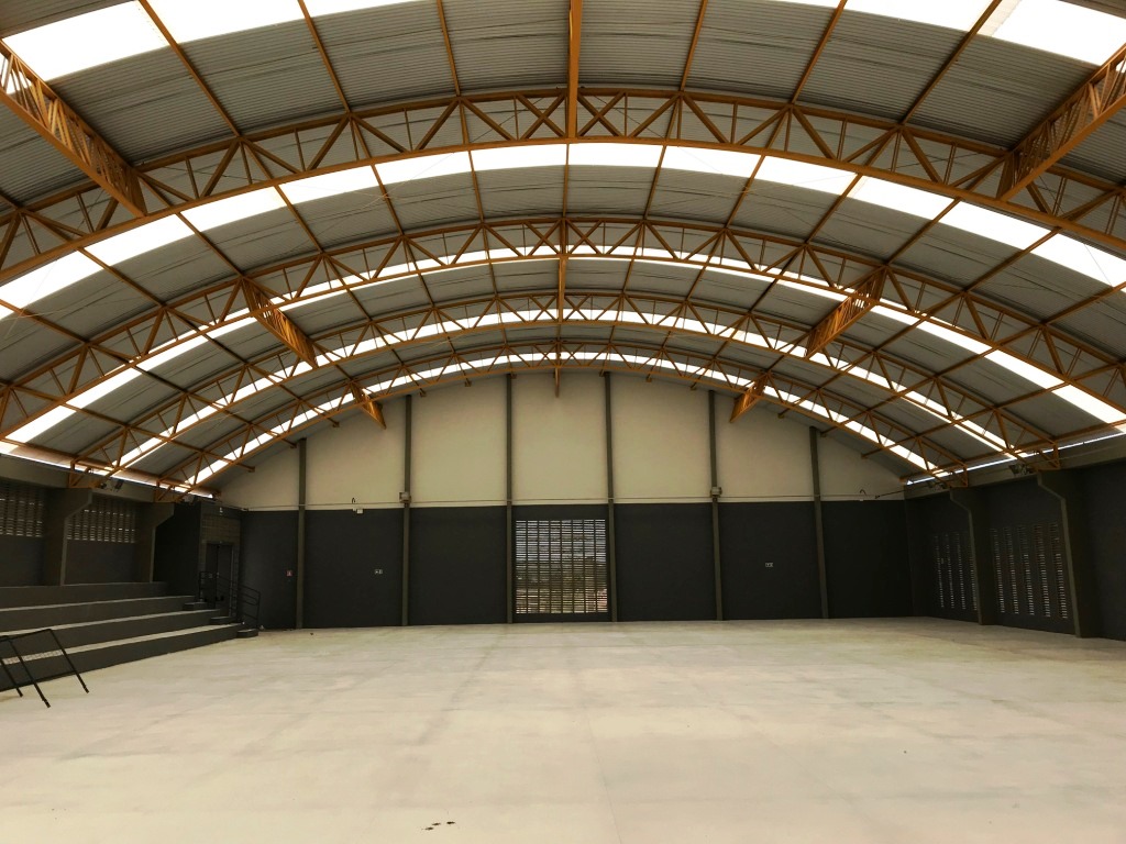 Engenheiros da Cohapar retomaram neste ano o trabalho de fiscalização das obras de reformas de escolas paranaenses. A iniciativa faz parte de um termo de cooperação técnica firmado em 2019 pela companhia com o Instituto Paranaense de Desenvolvimento Educacional (Fundepar), vinculado à Secretaria de Estado da Educação, e já abrange ações de melhorias em 101 unidades da rede estadual de ensino.