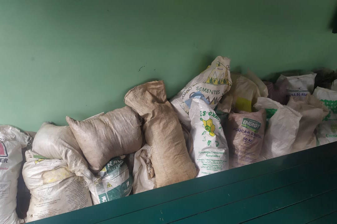 O Instituto Água e Terra (IAT) finaliza os trâmites legais para a doação de um barco e um motor de popa ao 3º Pelotão da 4ª Companhia do Batalhão de Polícia Ambiental ? Força Verde (BPAmb).   -  Foto: Divulgação SEDEST/IAT