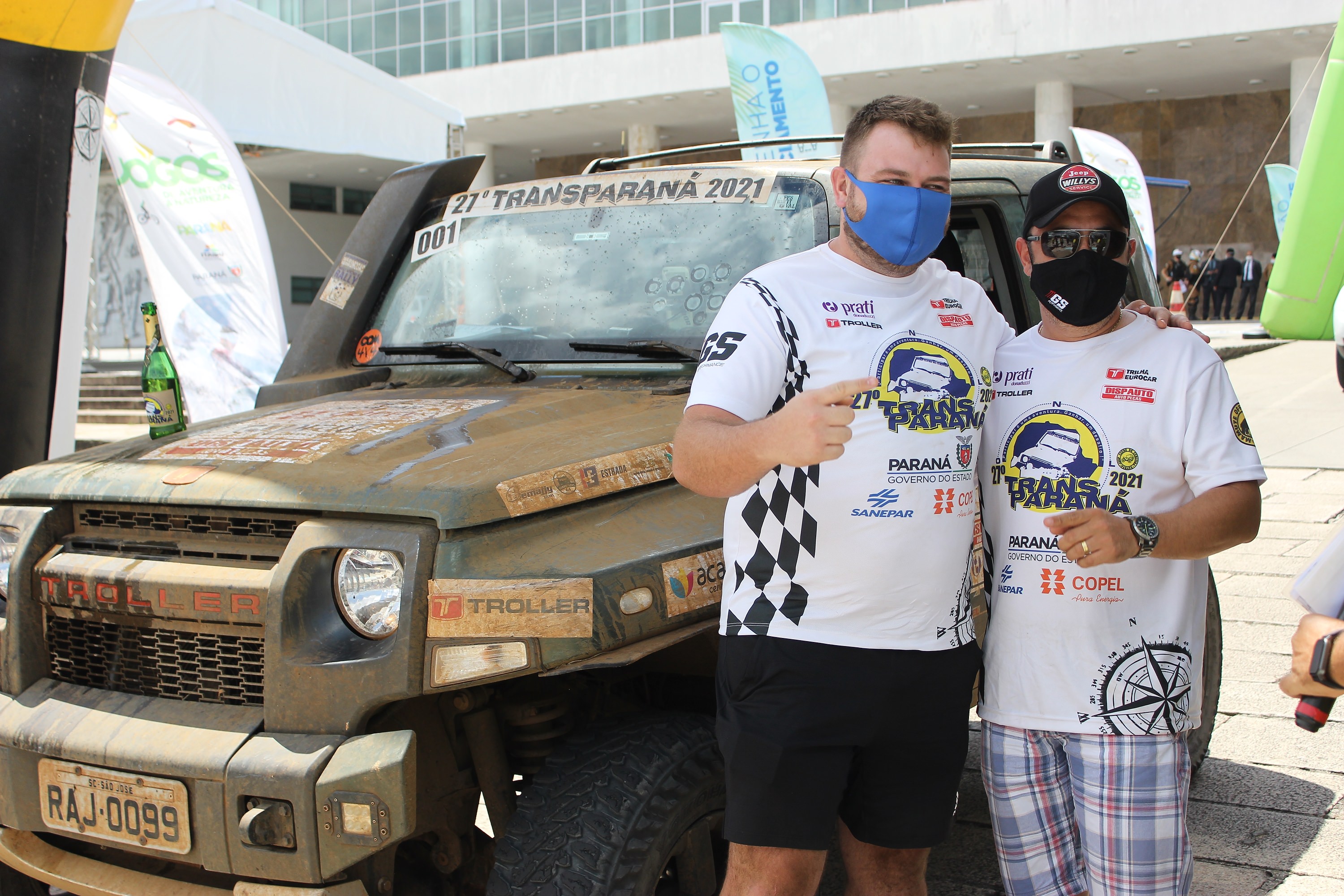 Os 110 veículos, com competidores de 13 estados, percorreram mais de mil quilômetros de estradas de terra e regiões rurais. A competição começou em Foz do Iguaçu, no dia 17 e terminou neste sábado (20) no Palácio Iguaçu, em Curitiba