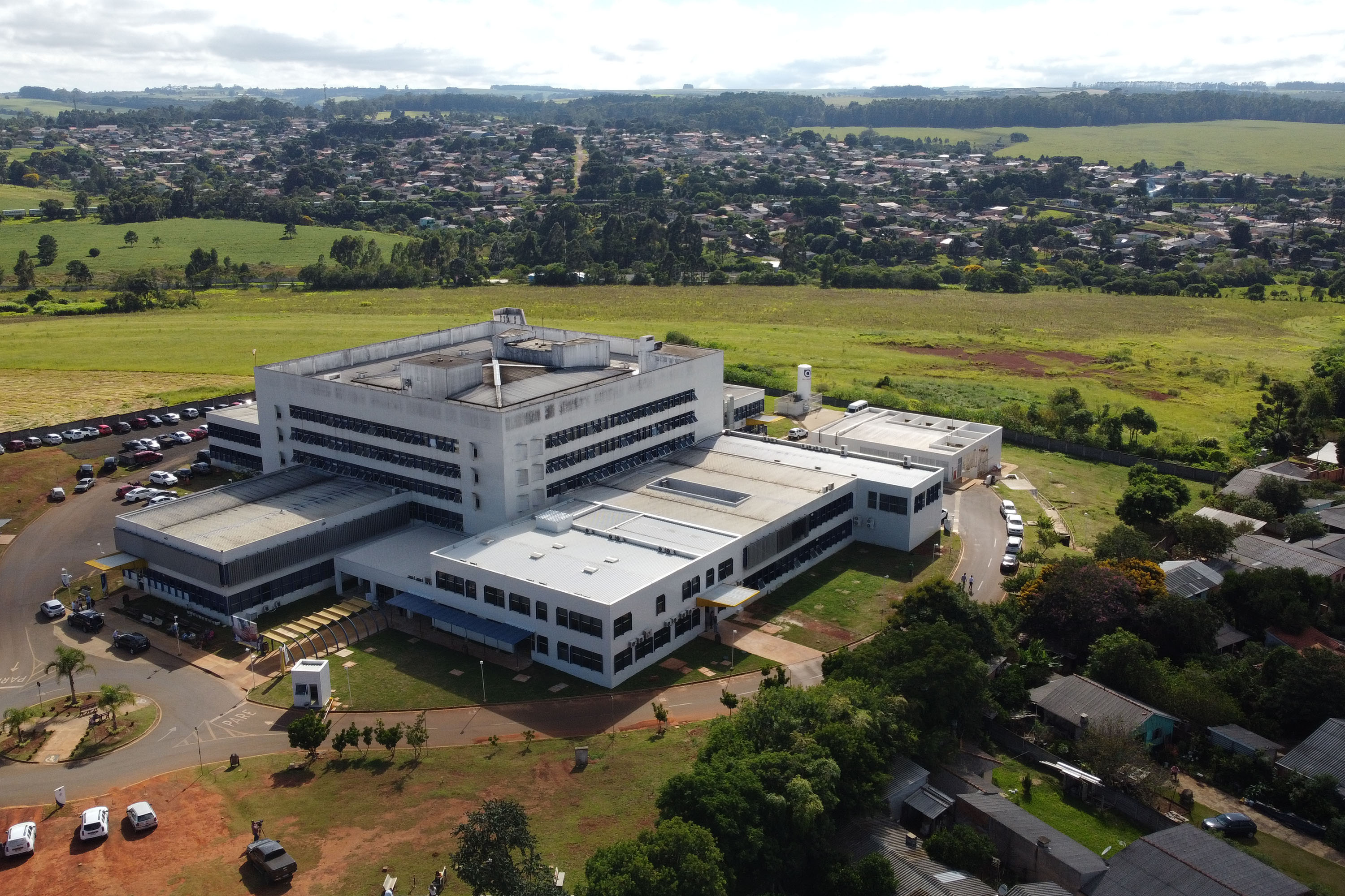O governador Carlos Massa Ratinho participou nesta segunda-feira (22) da cerimônia de entrega da ampliação de nova ala do Hospital Universitário de Ponta Grossa. - Ponta Grossa, 22/02/20221  -  Foto: Jonathan Campos/AEN