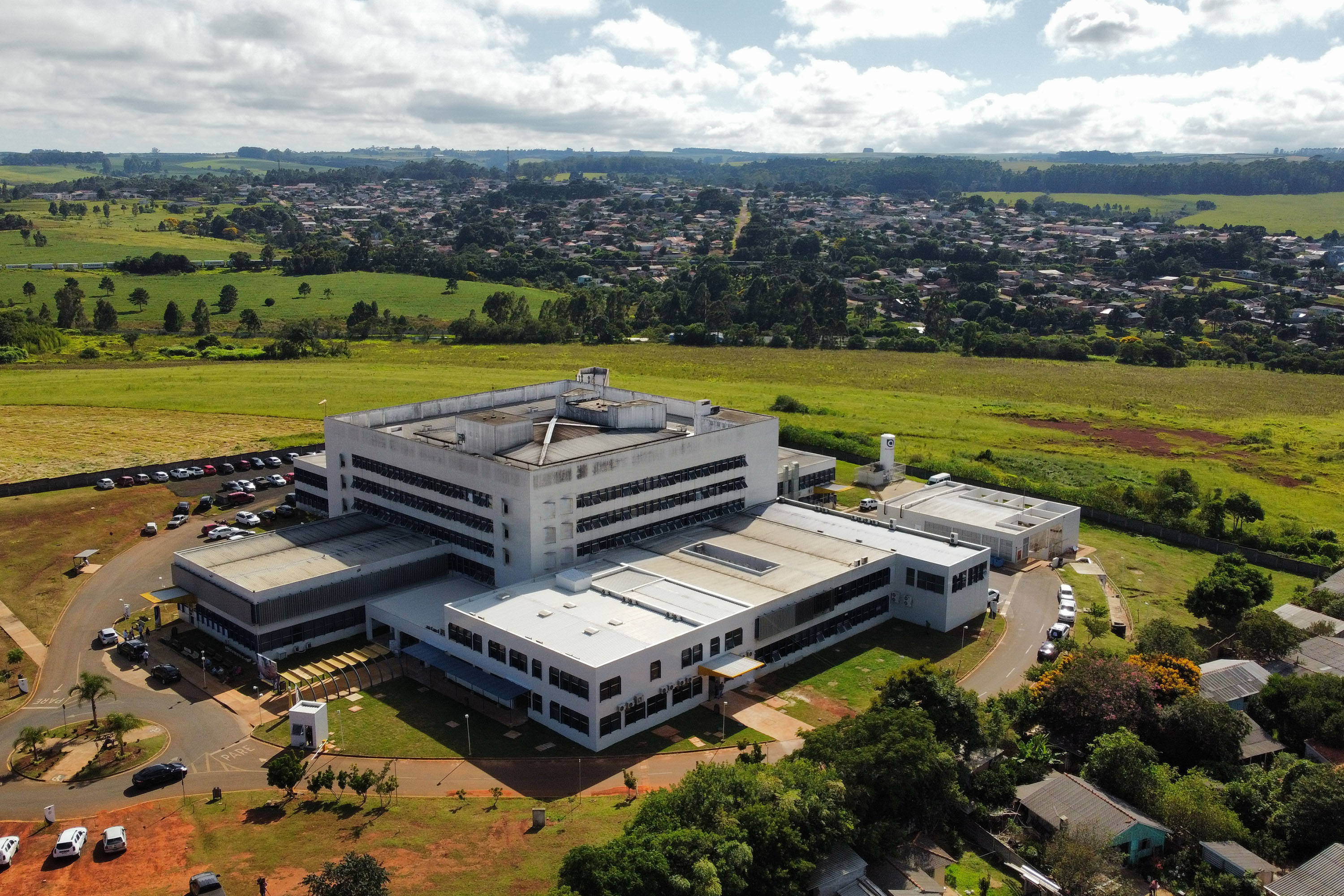 O governador Carlos Massa Ratinho participou nesta segunda-feira (22) da cerimônia de entrega da ampliação de nova ala do Hospital Universitário de Ponta Grossa. - Ponta Grossa, 22/02/20221  -  Foto: Jonathan Campos/AEN
