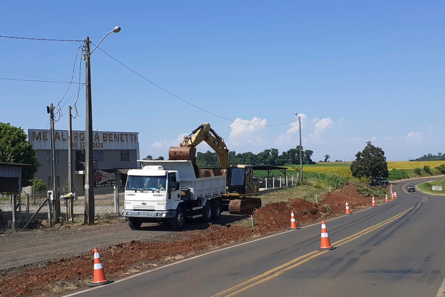 O Departamento de Estradas de Rodagem do Paraná (DER/PR) deu início à obra de adequação de trechos com curvas acentuadas da rodovia PR-562, entre o município de Coronel Vivida e o distrito de Vista Alegre, na região Sudoeste do estado.  -  Curitiba, 17/03/2021  -  Foto: Divulgação DER