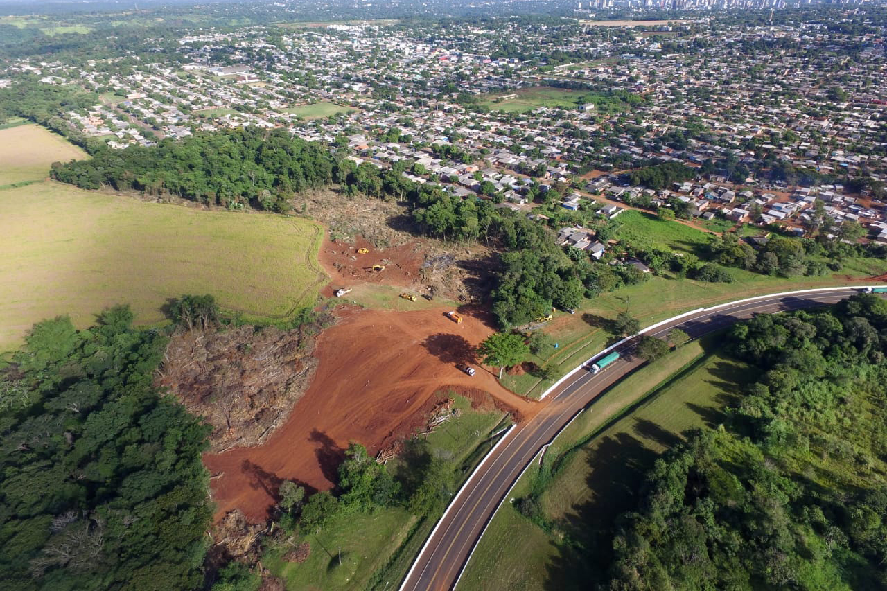Obras da Perimetral Leste de Foz do Iguaçu avançam em três pontos do projeto. Foto:DER