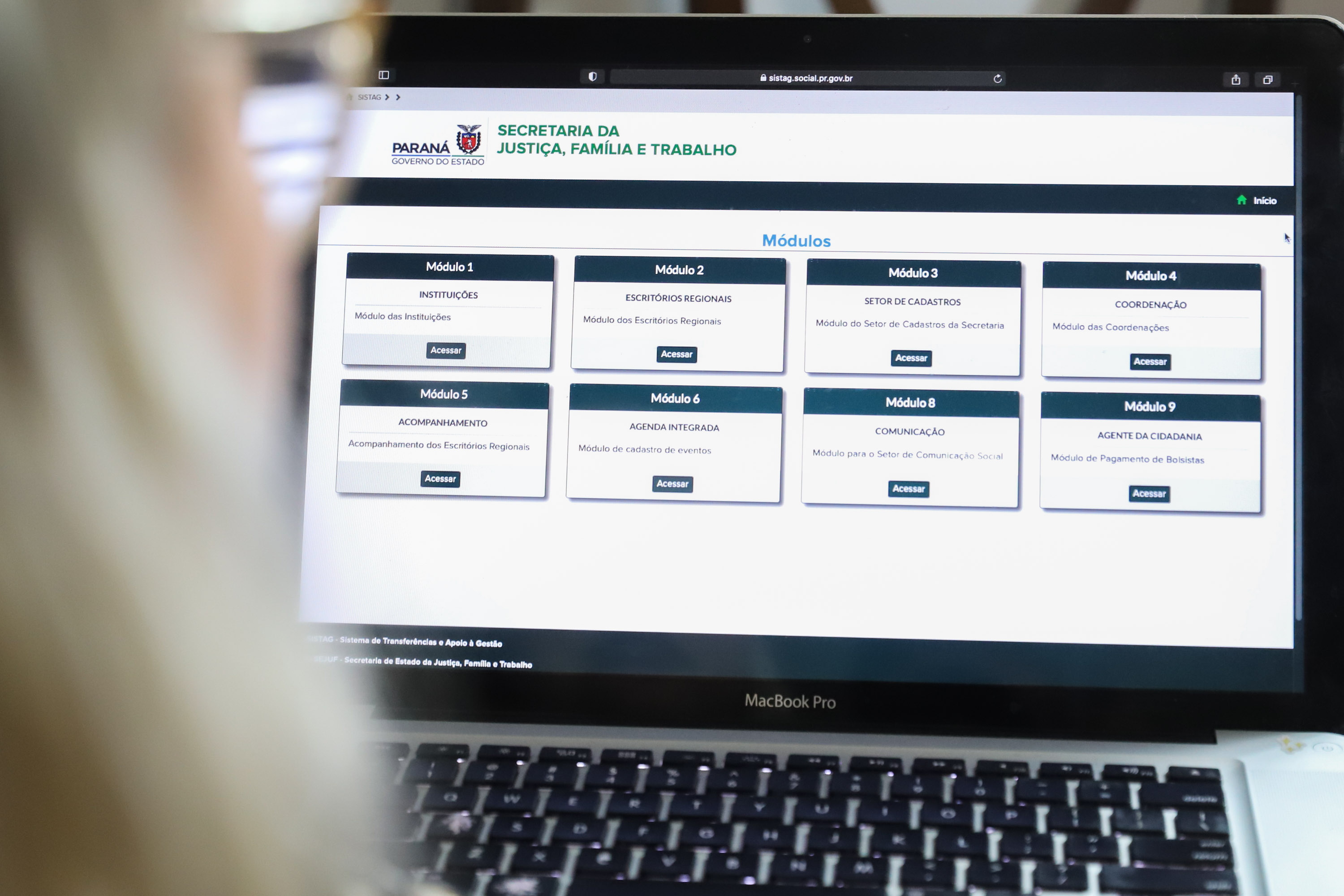A Secretaria da Justiça, Família e Trabalho do Paraná (Sejuf) promove nesta quarta-feira, (24), das 09h às 12h, um treinamento direcionado as Organizações da Sociedade Civil de todo Paraná (OSCs) para capacitação no Sistema de Transferências e Apoio à Gestão (SISTAG).Foto: Geraldo Bubniak/AEN