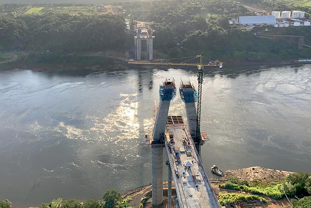 Obra da nova ponte entre Brasil e Paraguai alcança 49% de execução. Foto: Valtemir de Souza/Itaipu