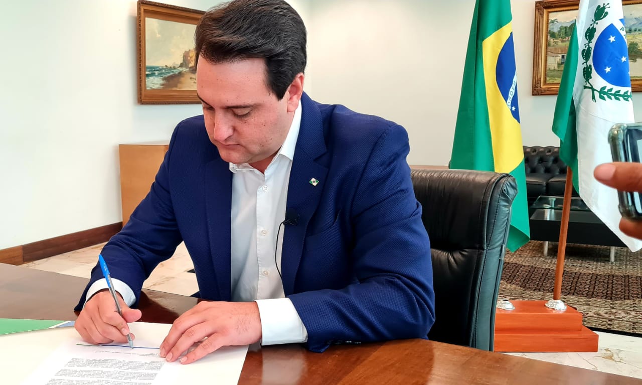 O governador Carlos Massa Ratinho Junior confirmou nesta quarta-feira (31) a adesão do Paraná ao Movimento Unidos pela Vacina. O projeto reúne diferentes organizações, entre entidades públicas e privadas, com o objetivo de acelerar o processo de vacinação no País.  - Curitiba, 31/03/2021 - Foto: AEN