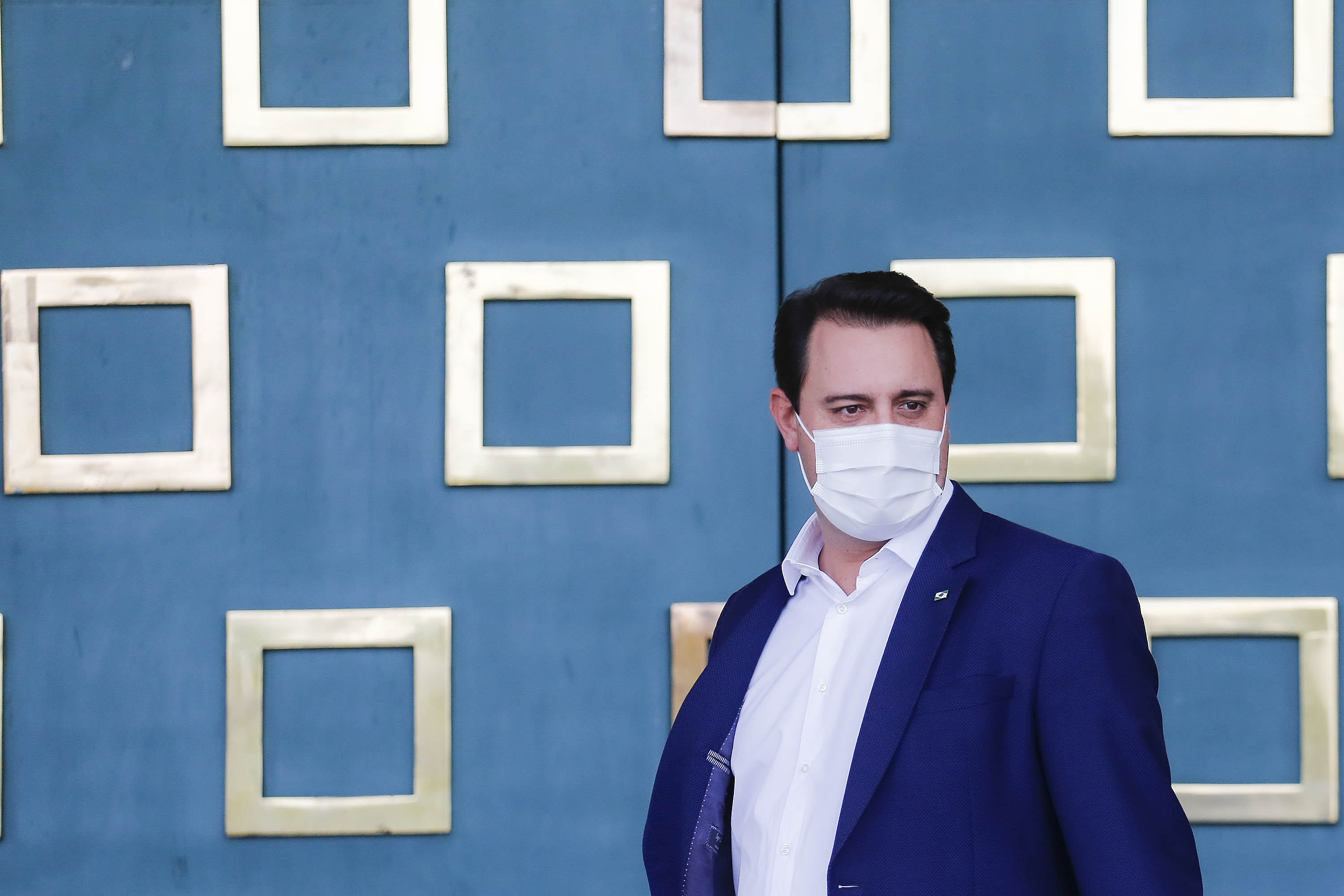 Comunidade portuária arrecada 9 mil cestas básicas para doação[gravata] Funcionários dos portos do Paraná, empresas e órgãos que atuam em Paranaguá e Antonina participam da segunda edição da campanha Cesta Solidária, promovida pela Superintendência Geral de Ação Solidária (SGAS). Foram arrecadadas 125 toneladas de alimentos, parte deles entregues nesta quarta-feira (31) ao governador Carlos Massa Ratinho Junior.  -  Curitiba, 31/03/2021  -  Foto: Jonathan Campos/AEN