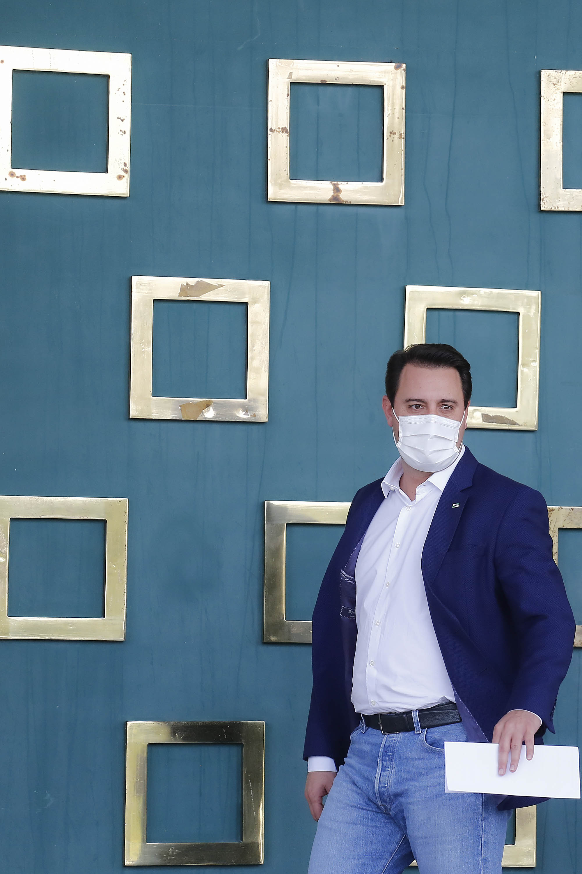 Comunidade portuária arrecada 9 mil cestas básicas para doação[gravata] Funcionários dos portos do Paraná, empresas e órgãos que atuam em Paranaguá e Antonina participam da segunda edição da campanha Cesta Solidária, promovida pela Superintendência Geral de Ação Solidária (SGAS). Foram arrecadadas 125 toneladas de alimentos, parte deles entregues nesta quarta-feira (31) ao governador Carlos Massa Ratinho Junior.  -  Curitiba, 31/03/2021  -  Foto: Jonathan Campos/AEN