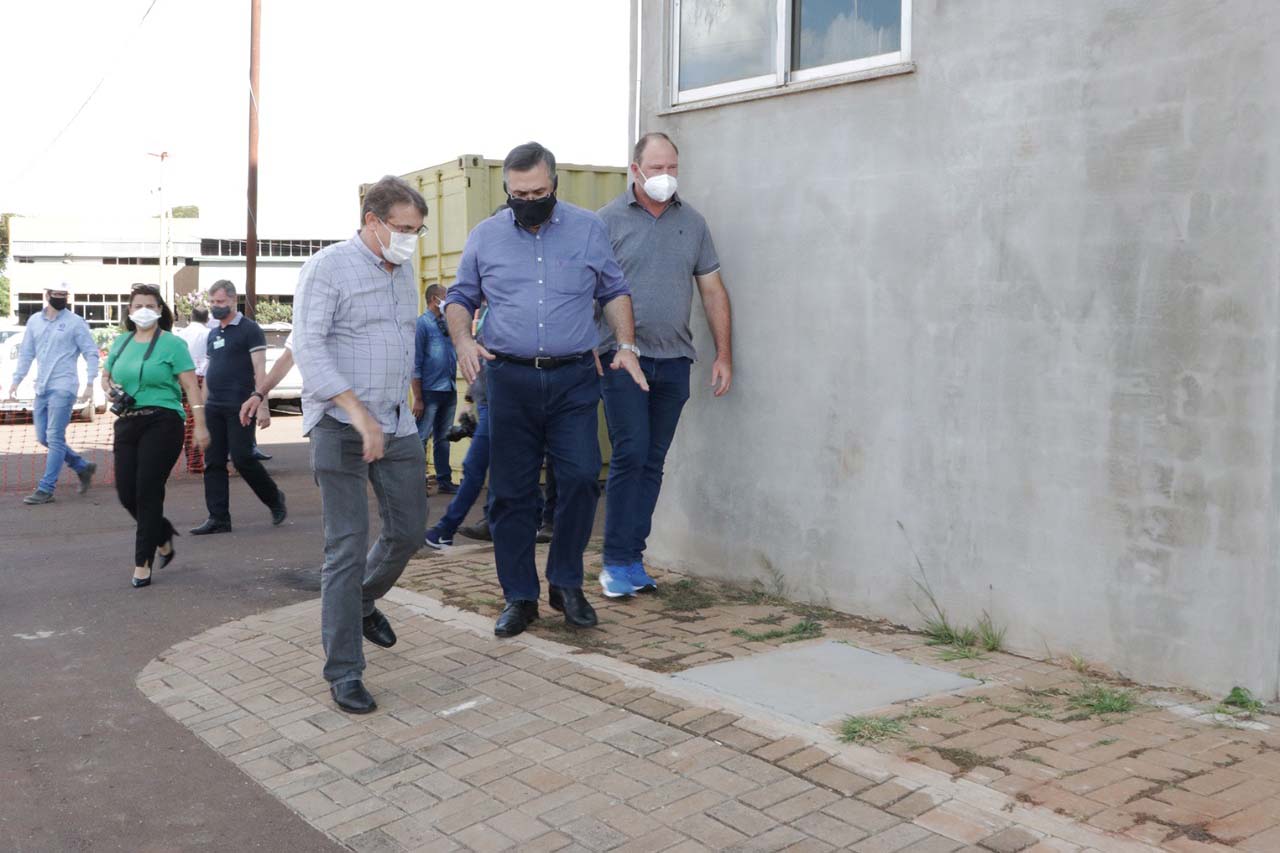 O secretário de Estado da Saúde, Beto Preto, vistoriou as obras do Hospital Regional de Toledo nesta quarta-feira (7). O Estado já investiu R$ 13 milhões e vai ofertar 69 leitos, sendo 26 cirúrgicos e 33 clínicos, além de dez Unidades de Terapia Intensiva (UTI). Foto:SESA