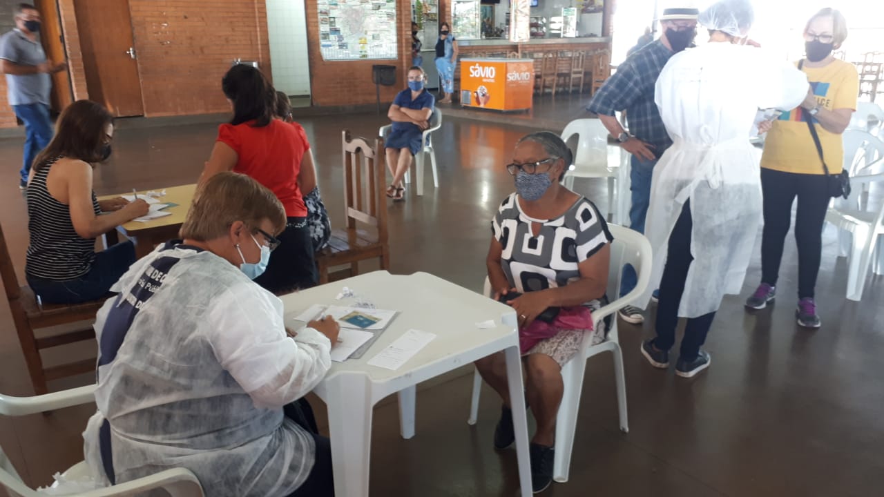 Vacinação contra a Covid-19 em Cambé. Foto:SESA