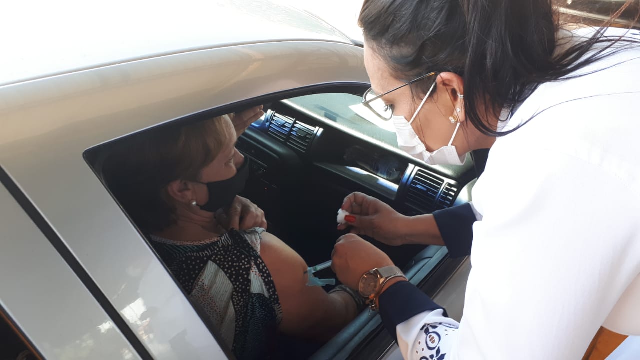 Vacinação contra a Covid-19 em Cambé. Foto:SESA
