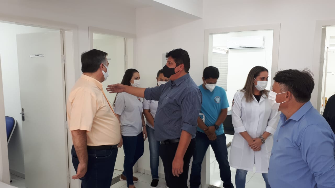 Vacinação contra a Covid-19 em Sertaneja. Foto:SESA