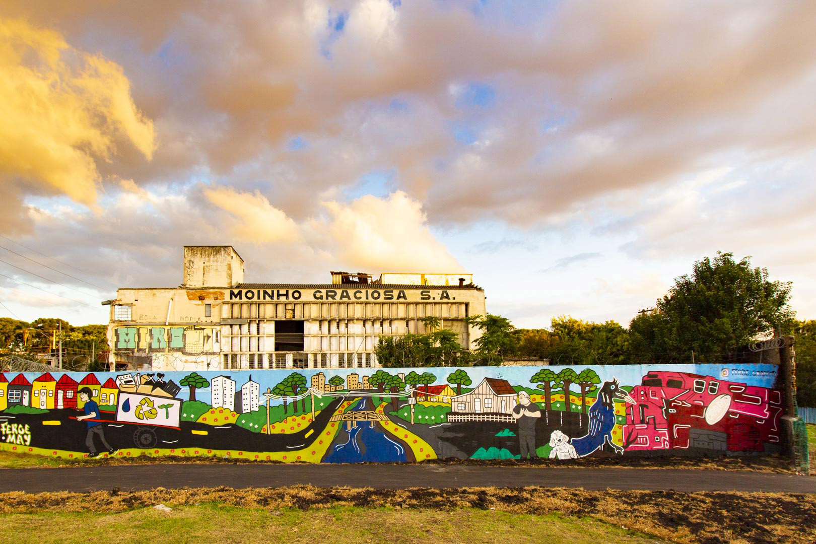 Revitalizadas, margens do rio Juvevê ganham arte e cor em obra da Sanepar  -  Curitiba, 12/04/2021  -  Foto: André Thiago