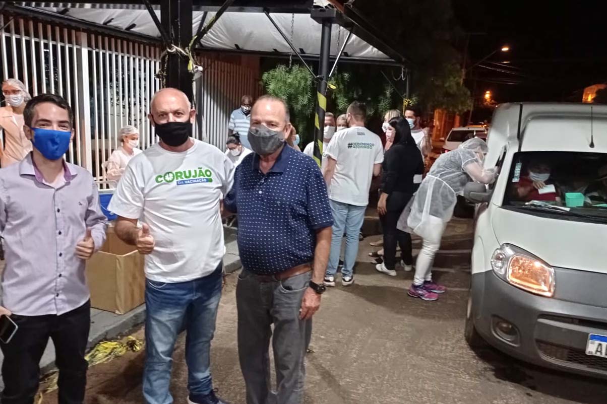 Corujão da Vacinação em Jacarezinho. Foto: Divulgação