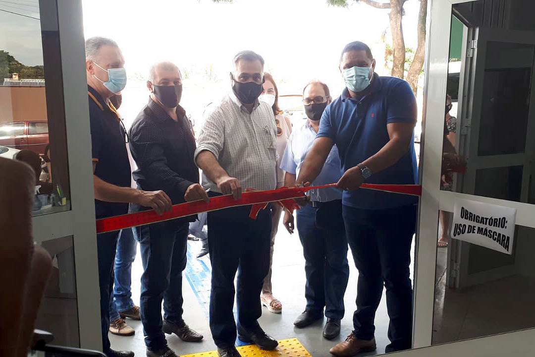 Com investimento de cerca de R$ 700 mil, o Governo do Paraná entregou uma nova Unidade Básica de Saúde (UBS) no município de Lidianópolis, no Vale do Ivaí. O secretário de Estado da Saúde, Beto Preto, conheceu as instalações neste sábado (17).  -  Lidianópolis, 17/04/2021  -  Foto: SESA