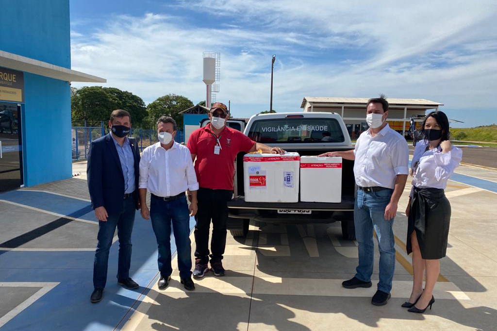 O governador Carlos Massa Ratinho Junior participou da recepção das vacinas em Umuarama, logo após o evento que confirmou o início das obras de modernização do Trevo Gauchão. Umuarama, 23/04/2021 - Foto: Divulgação
