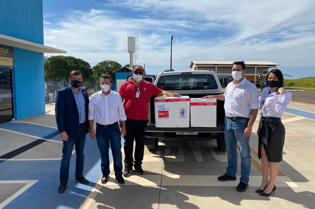 O governador Carlos Massa Ratinho Junior participou da recepção das vacinas em Umuarama, logo após o evento que confirmou o início das obras de modernização do Trevo Gauchão. Umuarama, 23/04/2021 - Foto: Divulgação