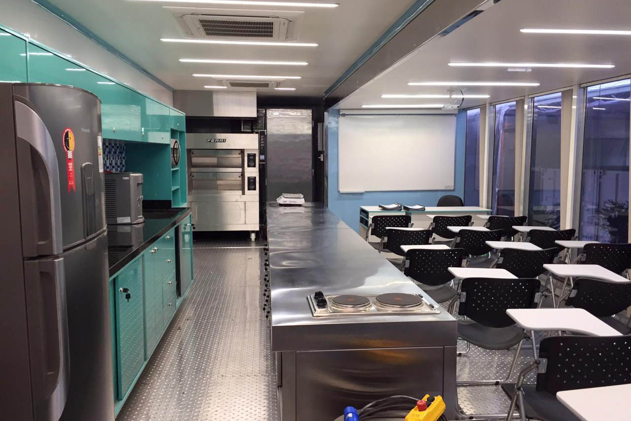 Governo anuncia abertura de vagas para cursos das Carretas do Conhecimento Online em 17 municípios do Paraná  -  Foto: Divulgação SEJUF