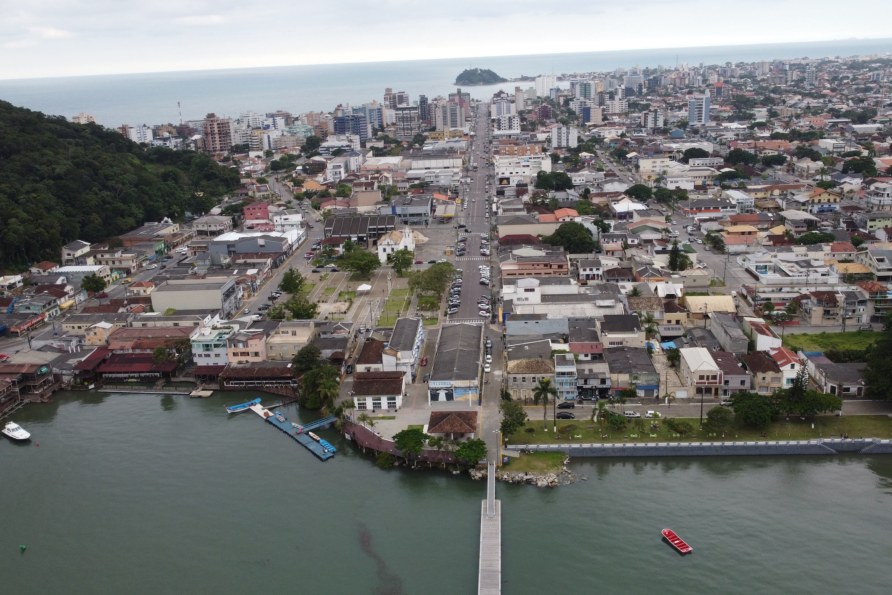 250 anos da fundação de Guaratuba,  - inauguração das obras que contaram com o apoio do Governo do Estado, como Parque Municipal e o Centro de Atendimento à Infância e Adolescência.
Foto: Jonathan Campos/AEN