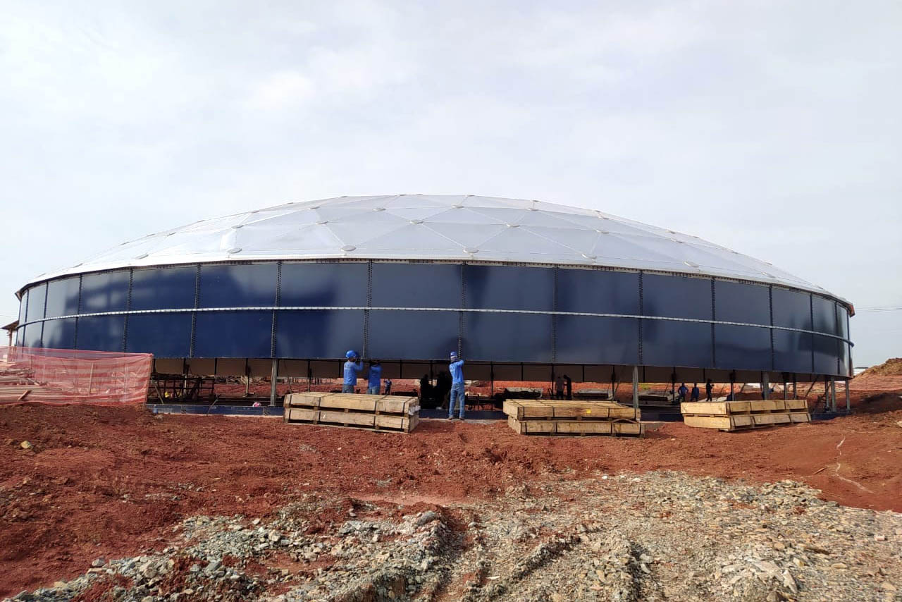 Obra de construção de novo reservatório em Curitiba, no Sítio Cercado, com capacidade para 10 milhões de litros  -  Foto: sanepar