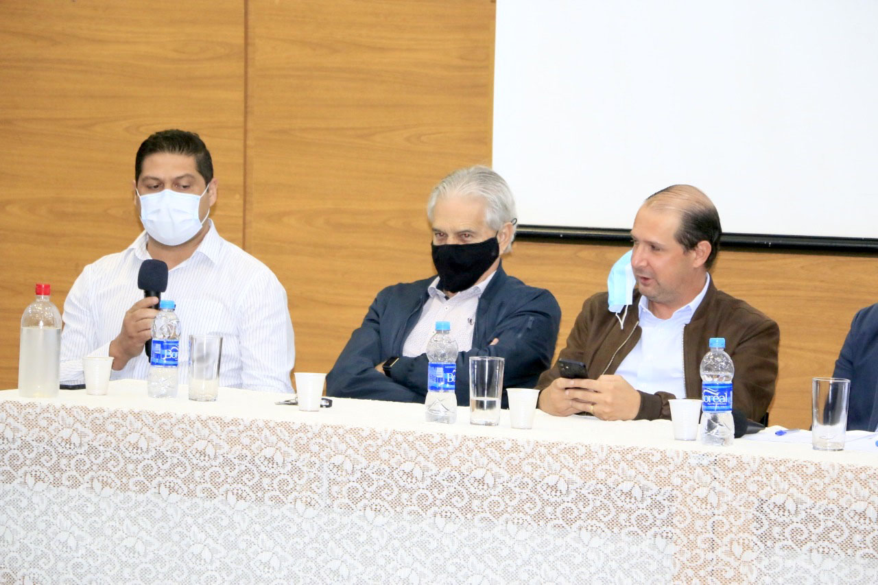 O projeto da Nova Ferroeste ganha, a cada dia, novos capítulos que ajudam essa história a avançar. Nesta semana, em Toledo, foi realizada uma reunião de trabalho com prefeitos e vereadores da região Oeste, além de lideranças sociais e empresariais  -  Foto: Arquivo GT Ferroeste