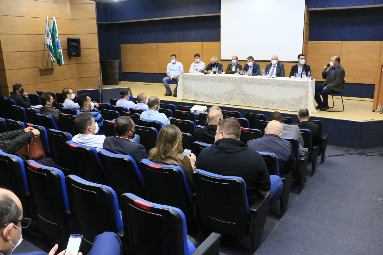 O projeto da Nova Ferroeste ganha, a cada dia, novos capítulos que ajudam essa história a avançar. Nesta semana, em Toledo, foi realizada uma reunião de trabalho com prefeitos e vereadores da região Oeste, além de lideranças sociais e empresariais  -  Foto: Arquivo GT Ferroeste