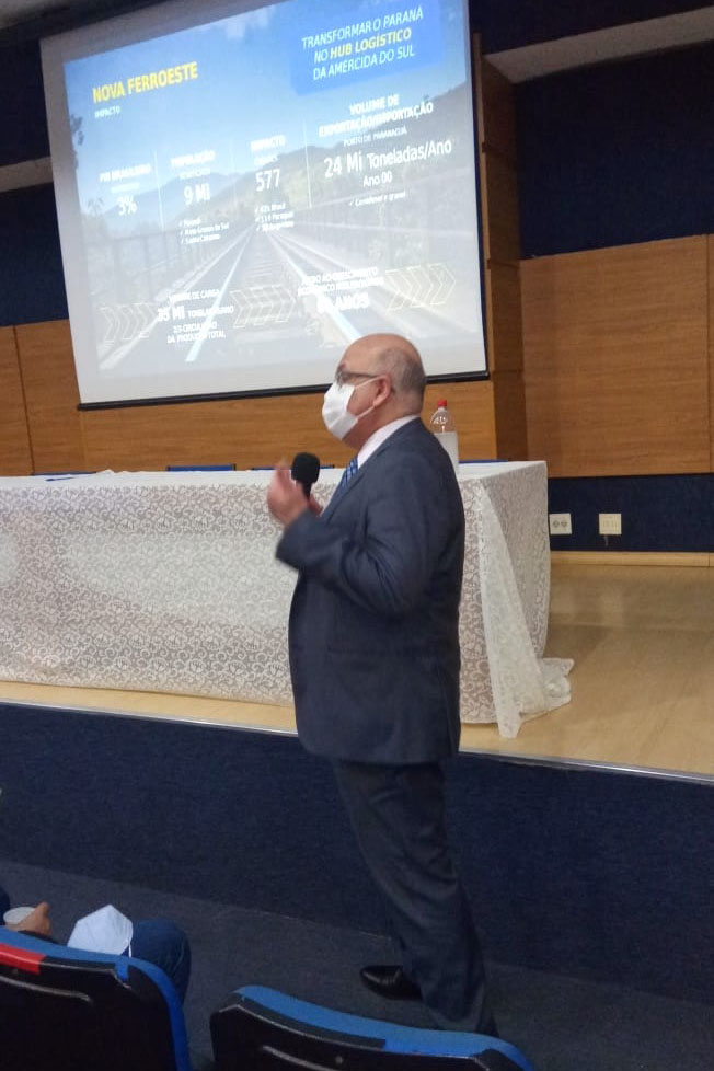 O projeto da Nova Ferroeste ganha, a cada dia, novos capítulos que ajudam essa história a avançar. Nesta semana, em Toledo, foi realizada uma reunião de trabalho com prefeitos e vereadores da região Oeste, além de lideranças sociais e empresariais  -  Foto: Arquivo GT Ferroeste