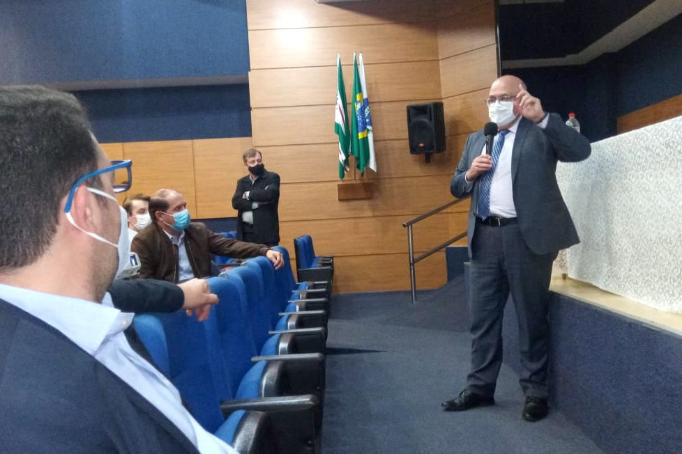 O projeto da Nova Ferroeste ganha, a cada dia, novos capítulos que ajudam essa história a avançar. Nesta semana, em Toledo, foi realizada uma reunião de trabalho com prefeitos e vereadores da região Oeste, além de lideranças sociais e empresariais  -  Foto: Arquivo GT Ferroeste