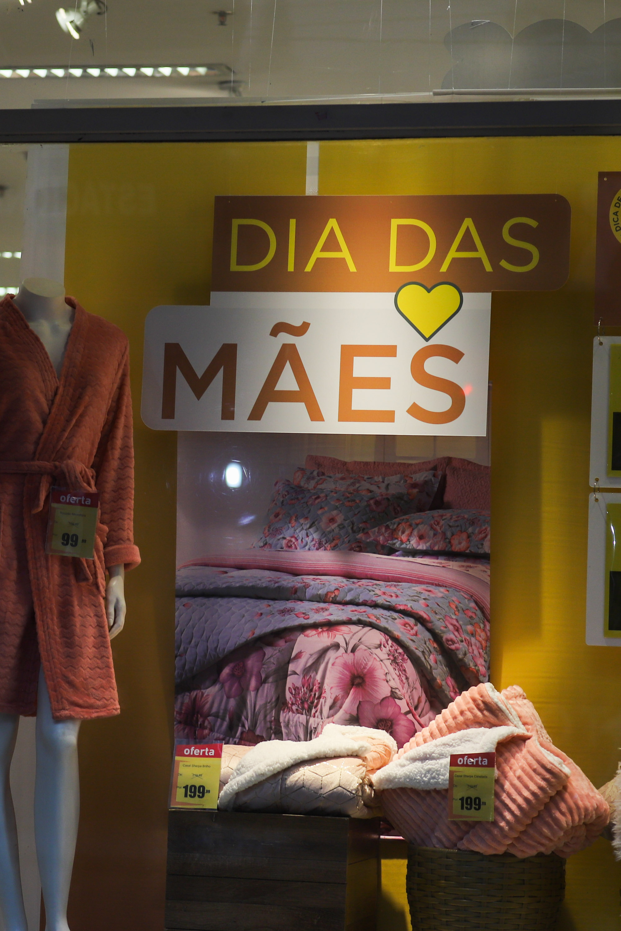 Menor Preço: aplicativo ajuda a economizar nas compras deste Dia das Mães. Foto: Geraldo Bubniak/AEN