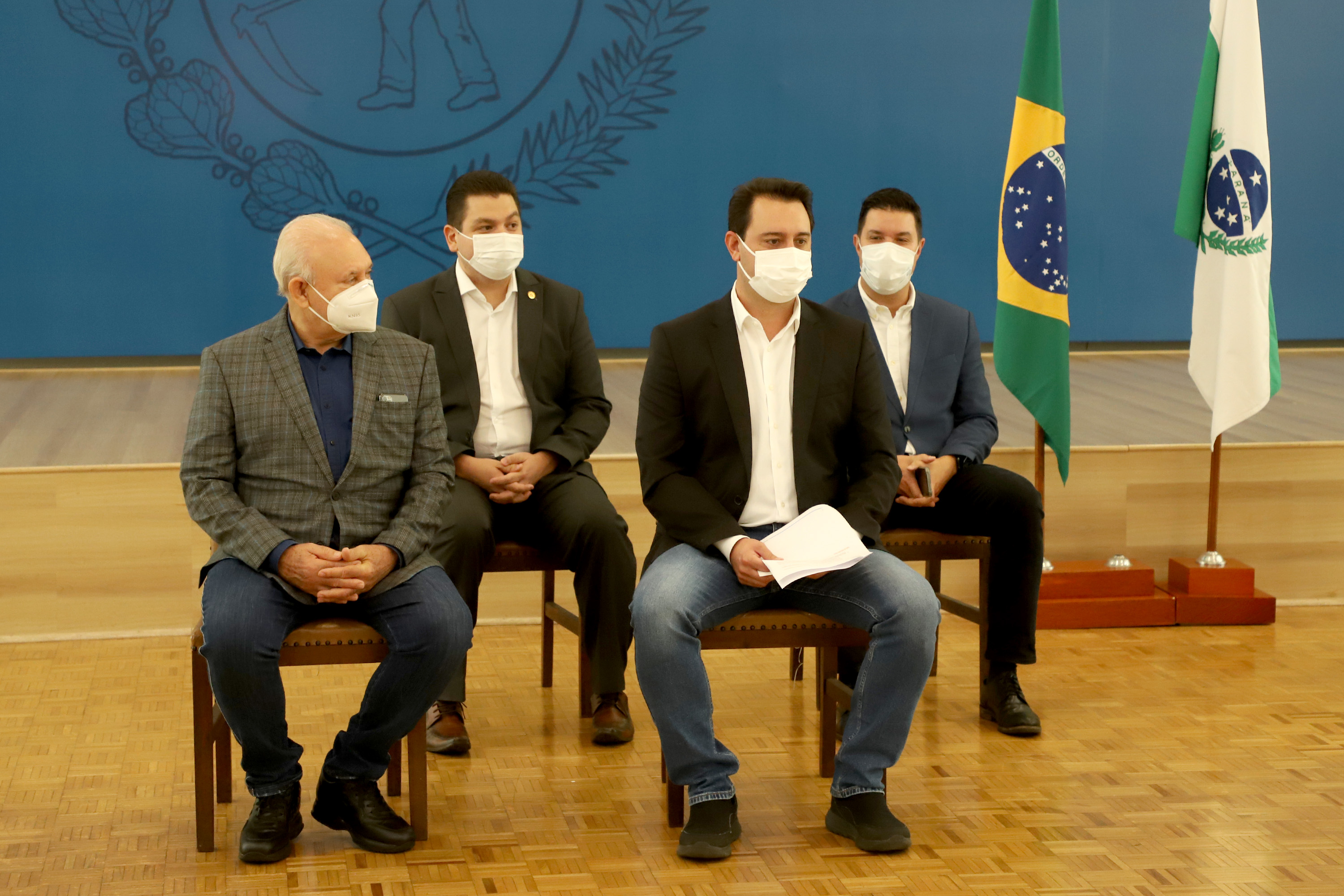  A super aula marcou o Dia Nacional da Matemática e foi acompanhada pelo governador Carlos Massa Ratinho Junior; pelo vice-governador Darci Piana; o secretário estadual da Educação e do Esporte, Renato Feder; e contou com a participação do fundador da XP Investimentos, Guilherme Benchimol; do diretor-geral do Instituto de Matemática Pura e Aplicada (IMPA), Marcelo Viana; da professora da rede estadual Ana Paula Heerdt; e do aluno da rede Laerison Rosa.
Foto: Ari Dias/AEN