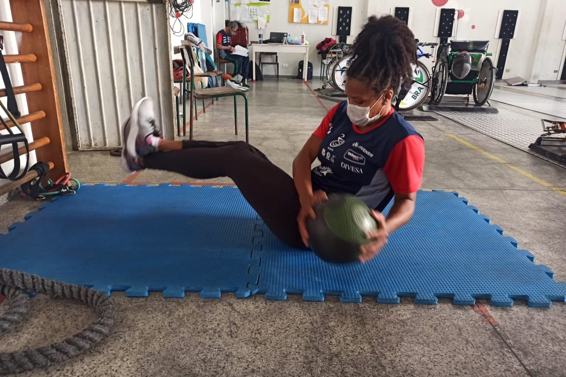 Equipe paranaense de esgrima em cadeira de rodas é referência nacional - Foto: ADFP.