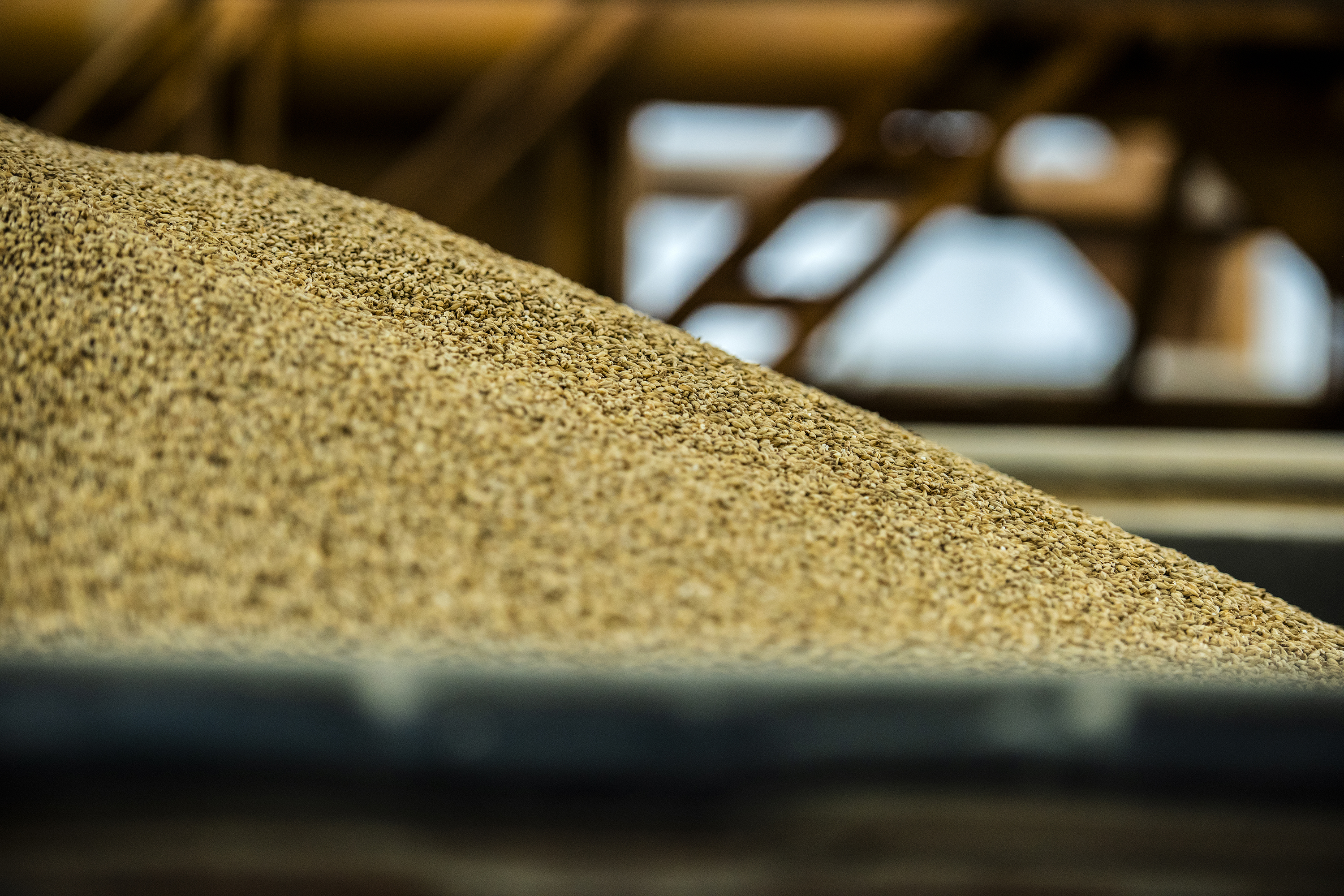 As importações puxaram a movimentação de cargas pelos portos do Paraná no primeiro quadrimestre do ano. Com altas significativas na descarga de produtos dos segmentos de Carga Geral e Granéis Sólidos, os terminais de Paranaguá e Antonina movimentaram 18.262.189 toneladas, de janeiro a abril. - Paranaguá, 10/05/2021  -  Foto: Claudio Neves/Portos do Paraná