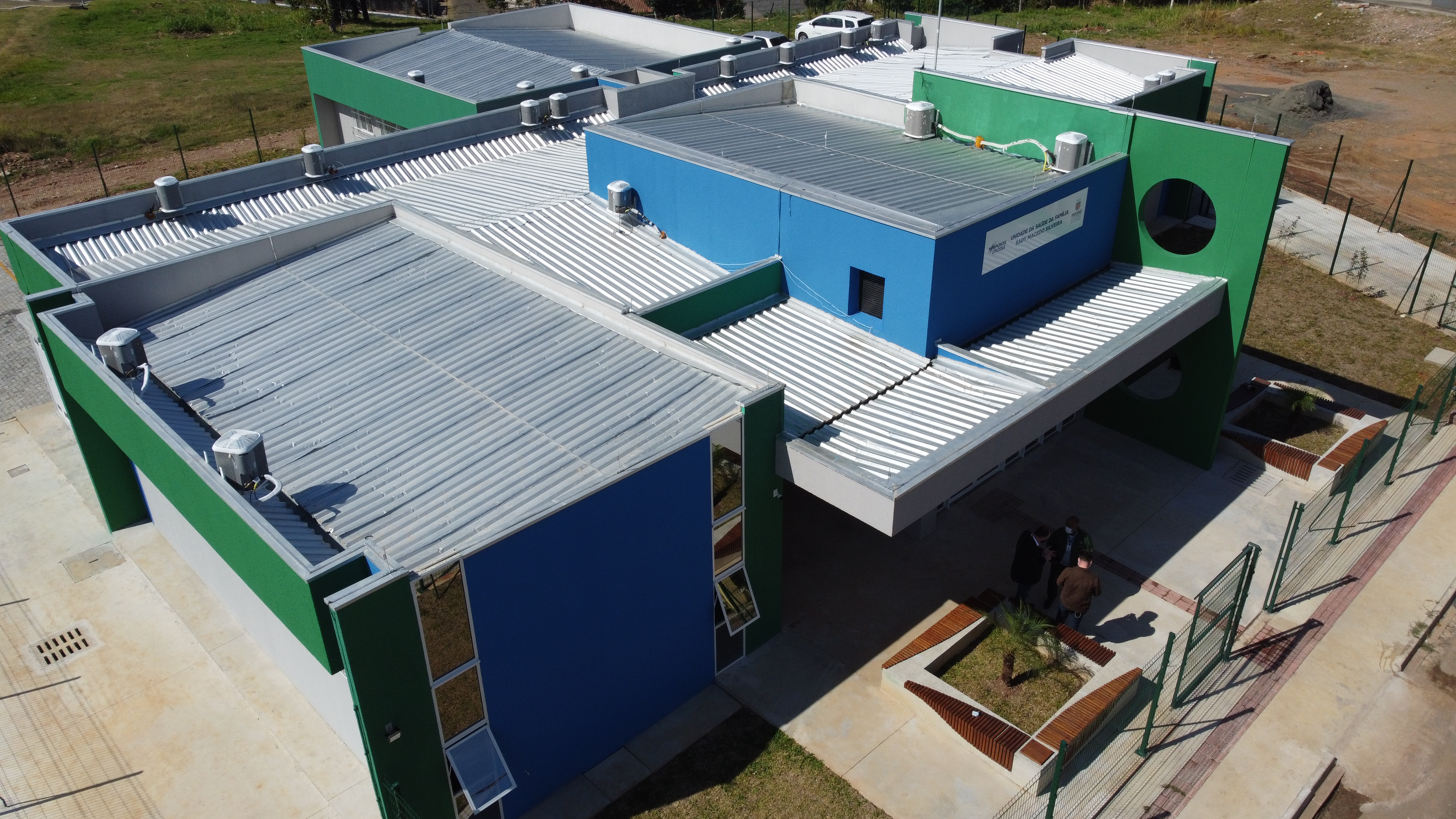 O Governo do Estado inaugurou uma nova Unidade Básica de Saúde (UBS) no município de Ponta Grossa nesta terça-feira (11). A obra possui um investimento de R$ 750 mil de repasse estadual. O secretário de Estado da Saúde, Beto Preto, esteve presente na inauguração e falou sobre a importância desta obra para a população.  -  Ponta Grossa, 11/05/2021  -  Foto: Ari Dias/AEN