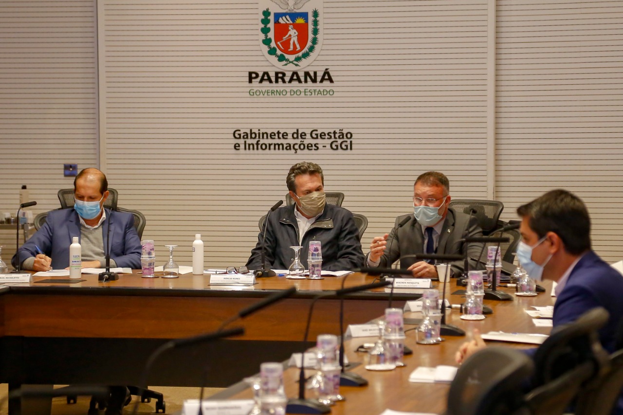 O projeto de concessão dos pátios veiculares do Departamento de Trânsito do Paraná (Detran-PR), desenvolvido pelas equipes do Detran, do Banco Regional de Desenvolvimento do Extremo Sul (BRDE), e da Superintendência Geral de Parcerias (SGPAR), vinculada à Secretaria de Desenvolvimento Sustentável e do Turismo (SEDEST), foi aprovado pelo Conselho de Parcerias (CPAR) nesta quarta-feira, 12, e iniciará a fase de consulta pública por um período mínimo de 30 dias