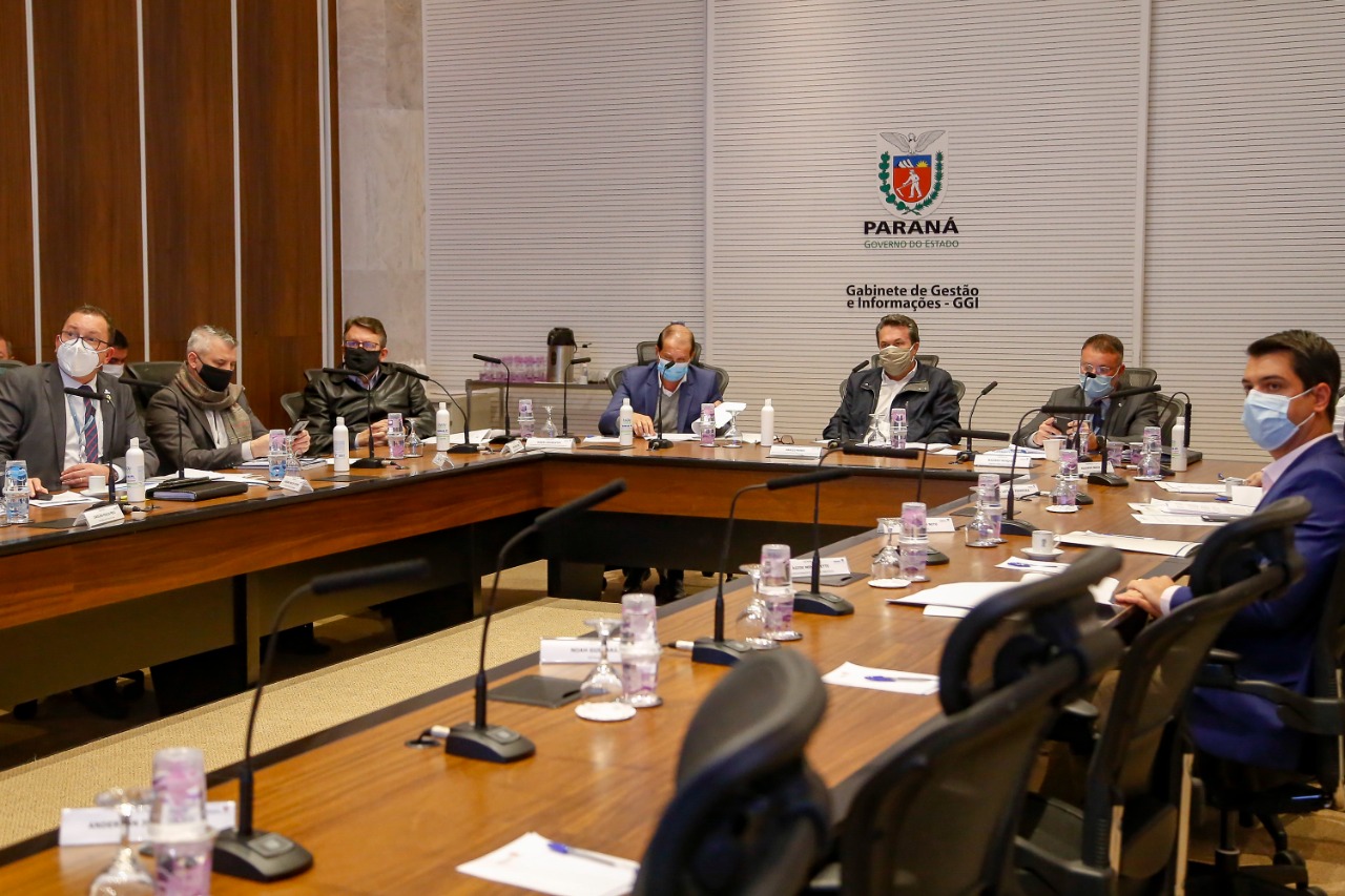 O projeto de concessão dos pátios veiculares do Departamento de Trânsito do Paraná (Detran-PR), desenvolvido pelas equipes do Detran, do Banco Regional de Desenvolvimento do Extremo Sul (BRDE), e da Superintendência Geral de Parcerias (SGPAR), vinculada à Secretaria de Desenvolvimento Sustentável e do Turismo (SEDEST), foi aprovado pelo Conselho de Parcerias (CPAR) nesta quarta-feira, 12, e iniciará a fase de consulta pública por um período mínimo de 30 dias