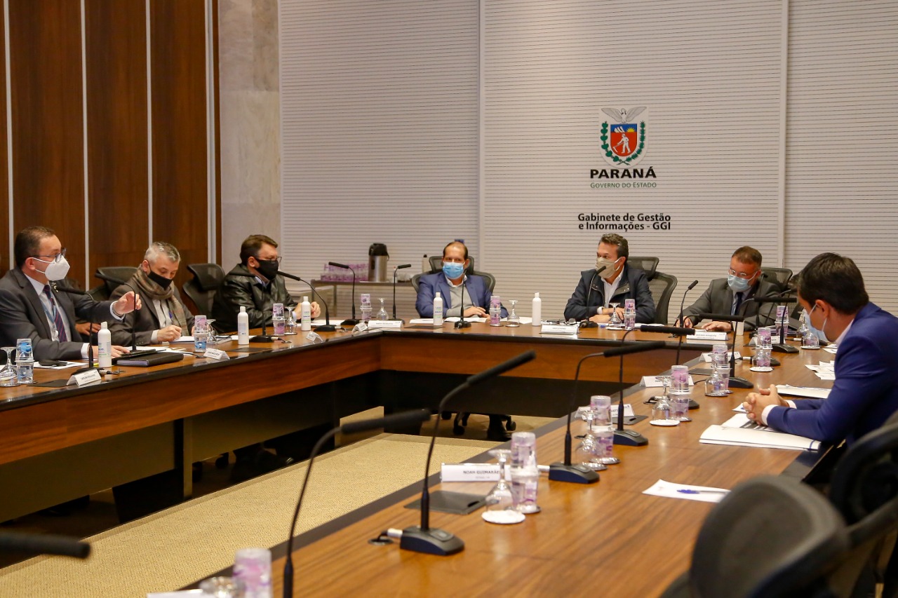 O projeto de concessão dos pátios veiculares do Departamento de Trânsito do Paraná (Detran-PR), desenvolvido pelas equipes do Detran, do Banco Regional de Desenvolvimento do Extremo Sul (BRDE), e da Superintendência Geral de Parcerias (SGPAR), vinculada à Secretaria de Desenvolvimento Sustentável e do Turismo (SEDEST), foi aprovado pelo Conselho de Parcerias (CPAR) nesta quarta-feira, 12, e iniciará a fase de consulta pública por um período mínimo de 30 dias