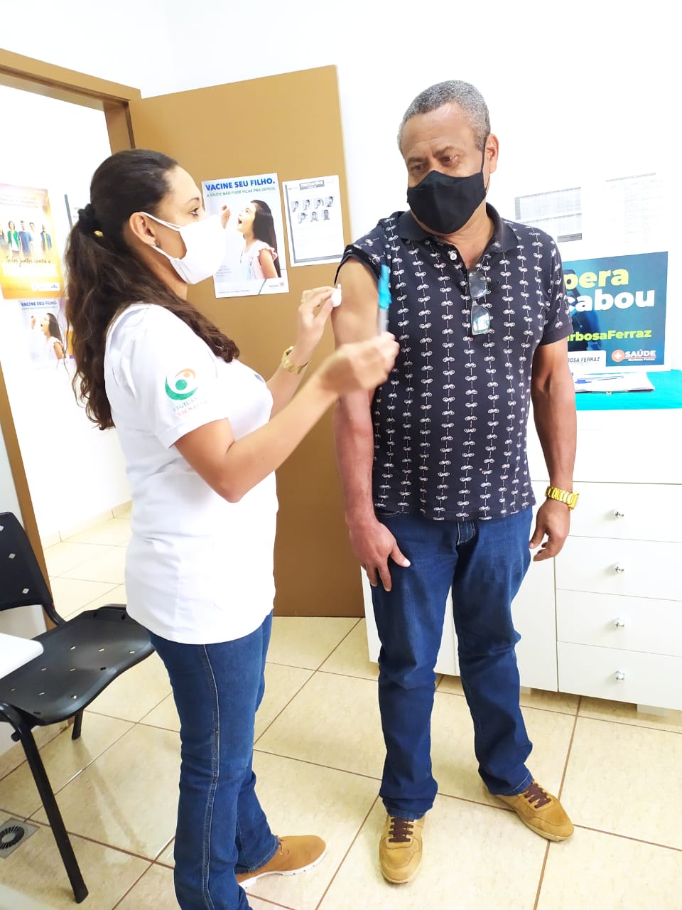 Vacinação de professores. Corumbataí do Sul.  Foto:SEED