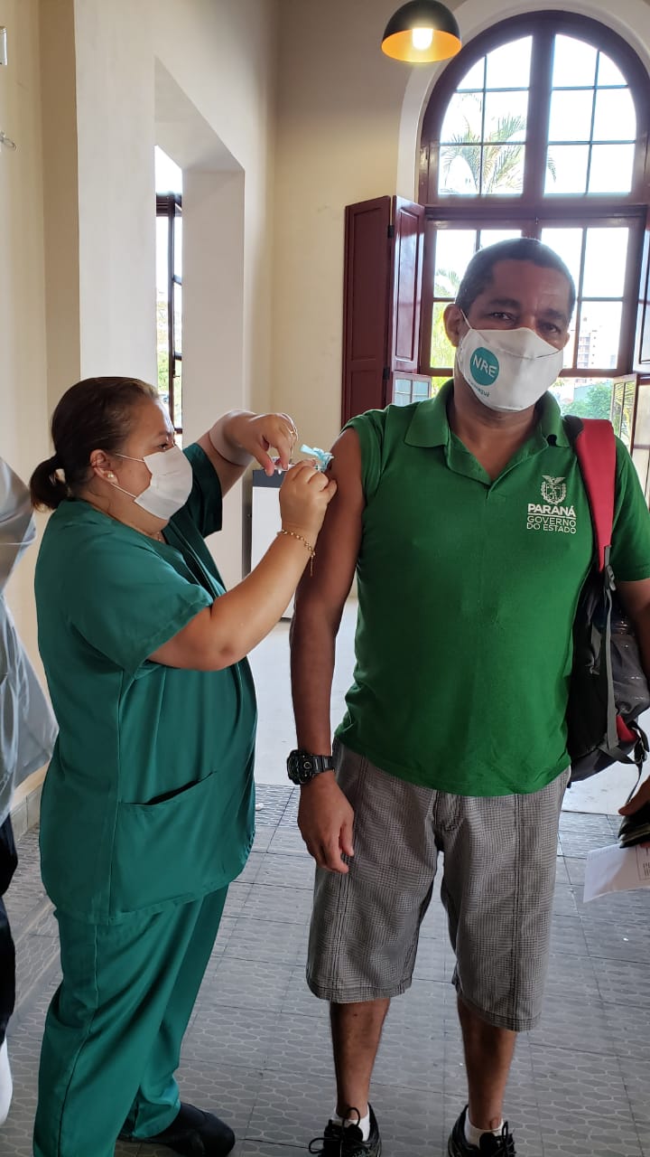 Vacinação de professores.Paranaguá. .Foto:SEED