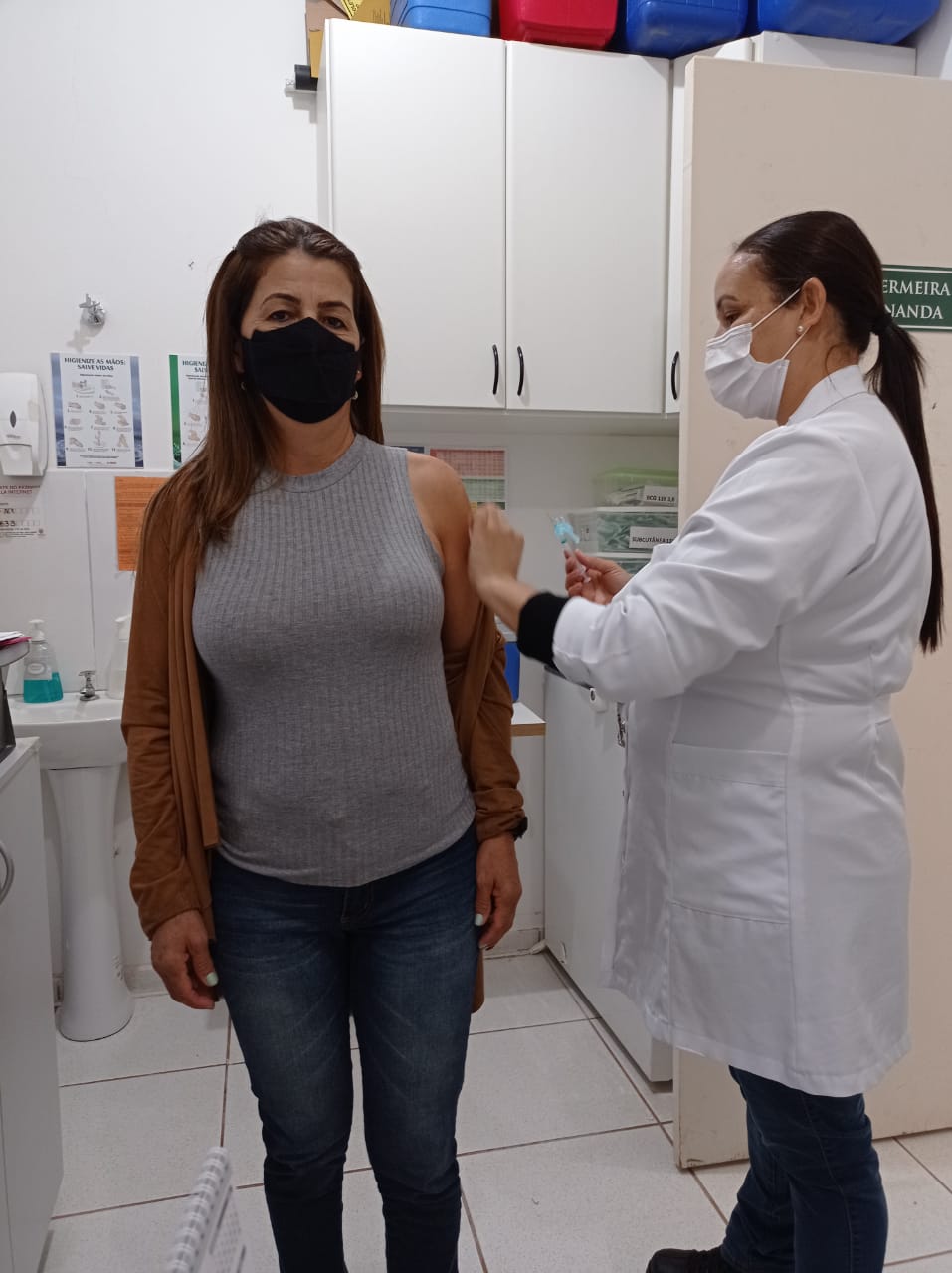 Vacinação de professores. Fênix.  Foto:SEED